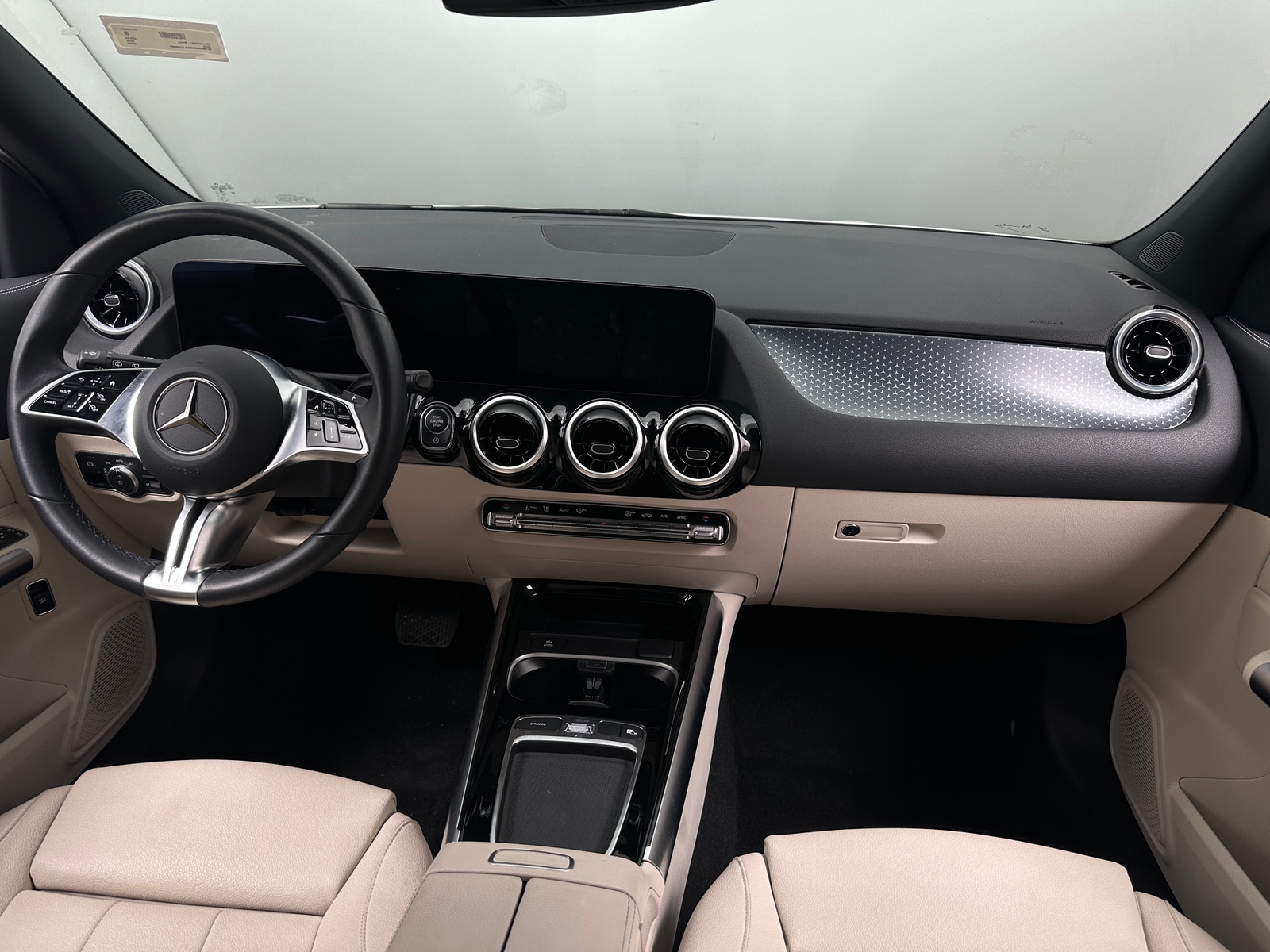 Thumbnail: 2025 Mercedes-Benz GLA - 2