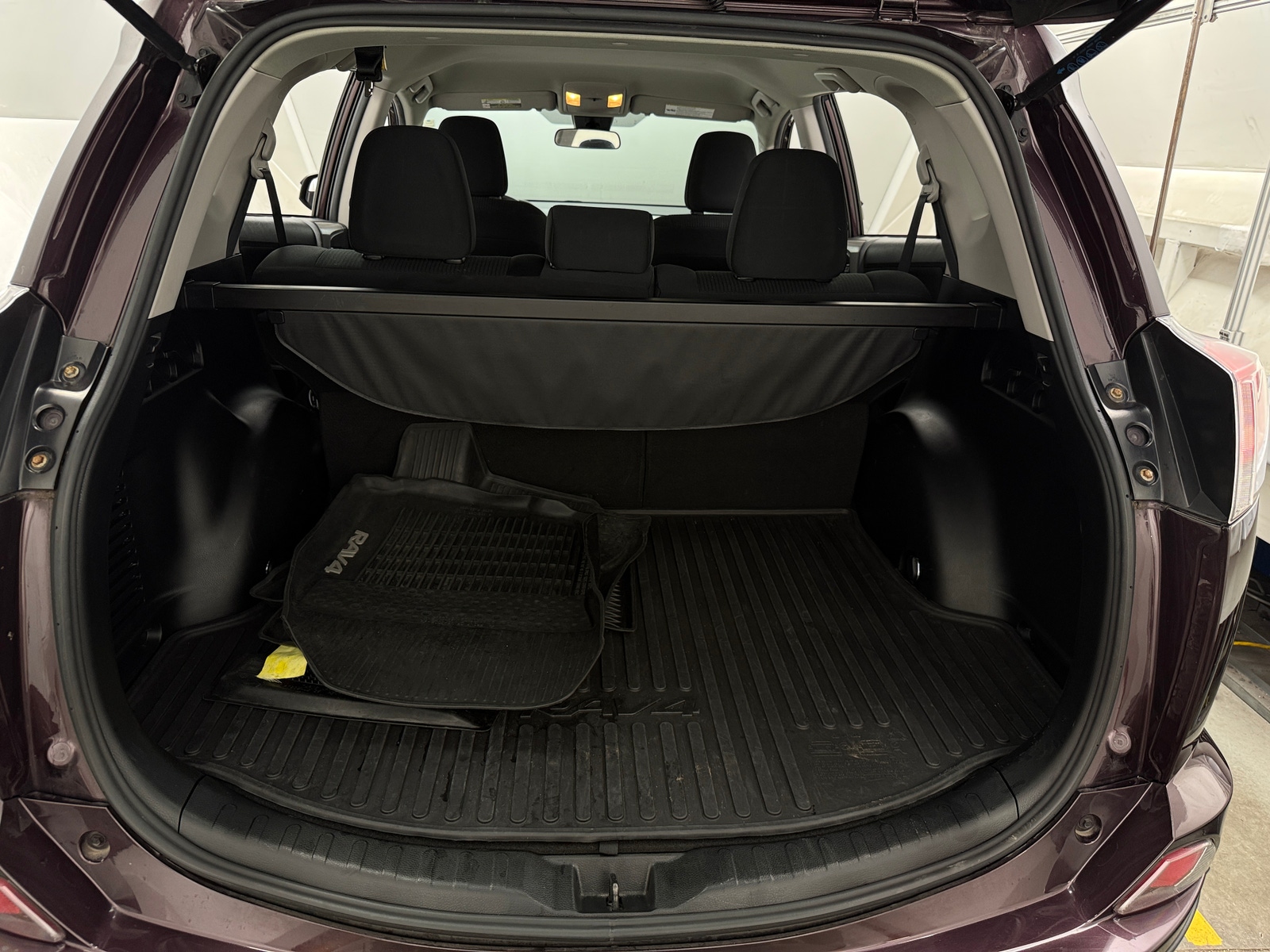 Thumbnail: 2018 Toyota RAV4 - 7