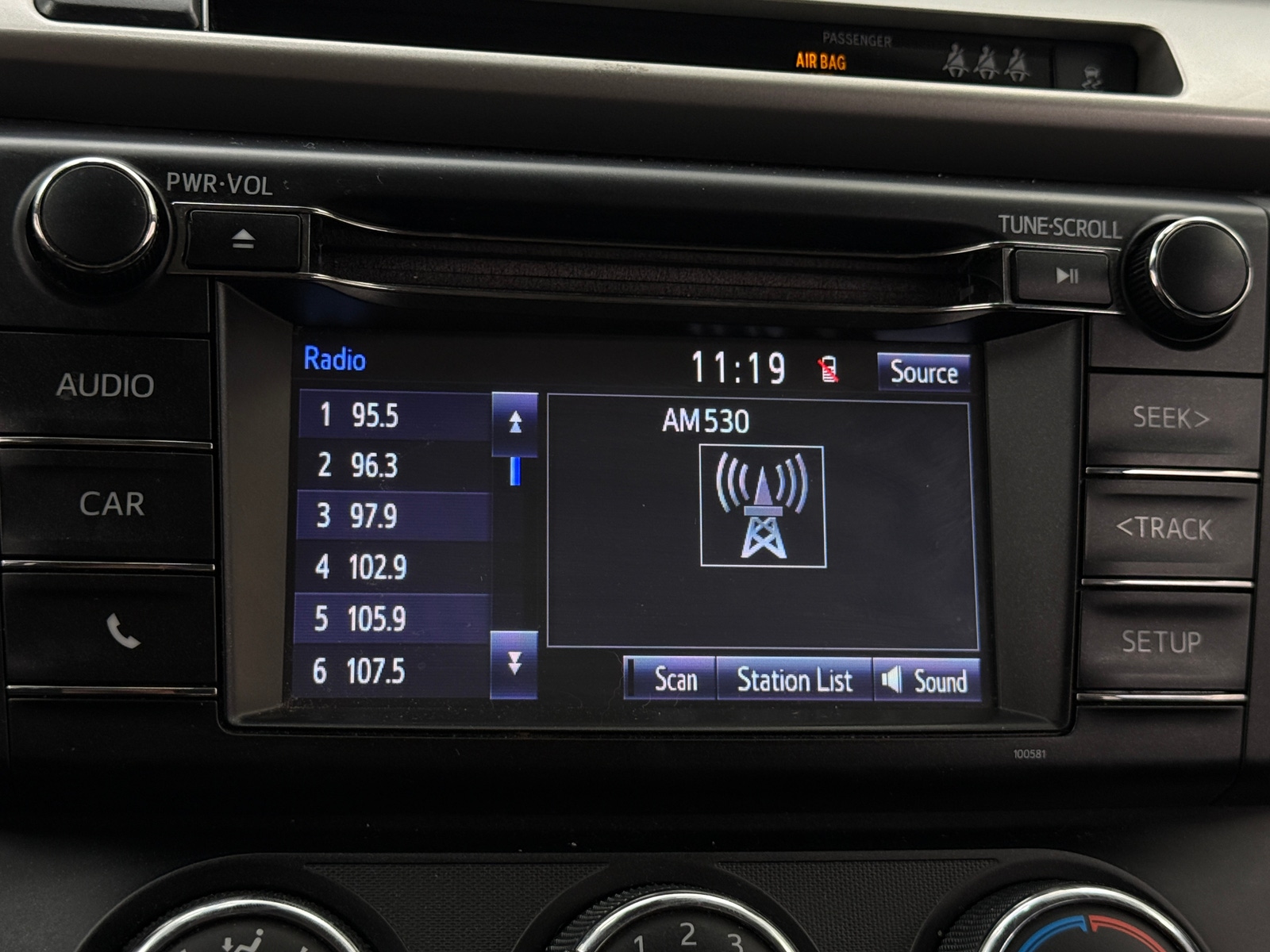 Thumbnail: 2018 Toyota RAV4 - 4