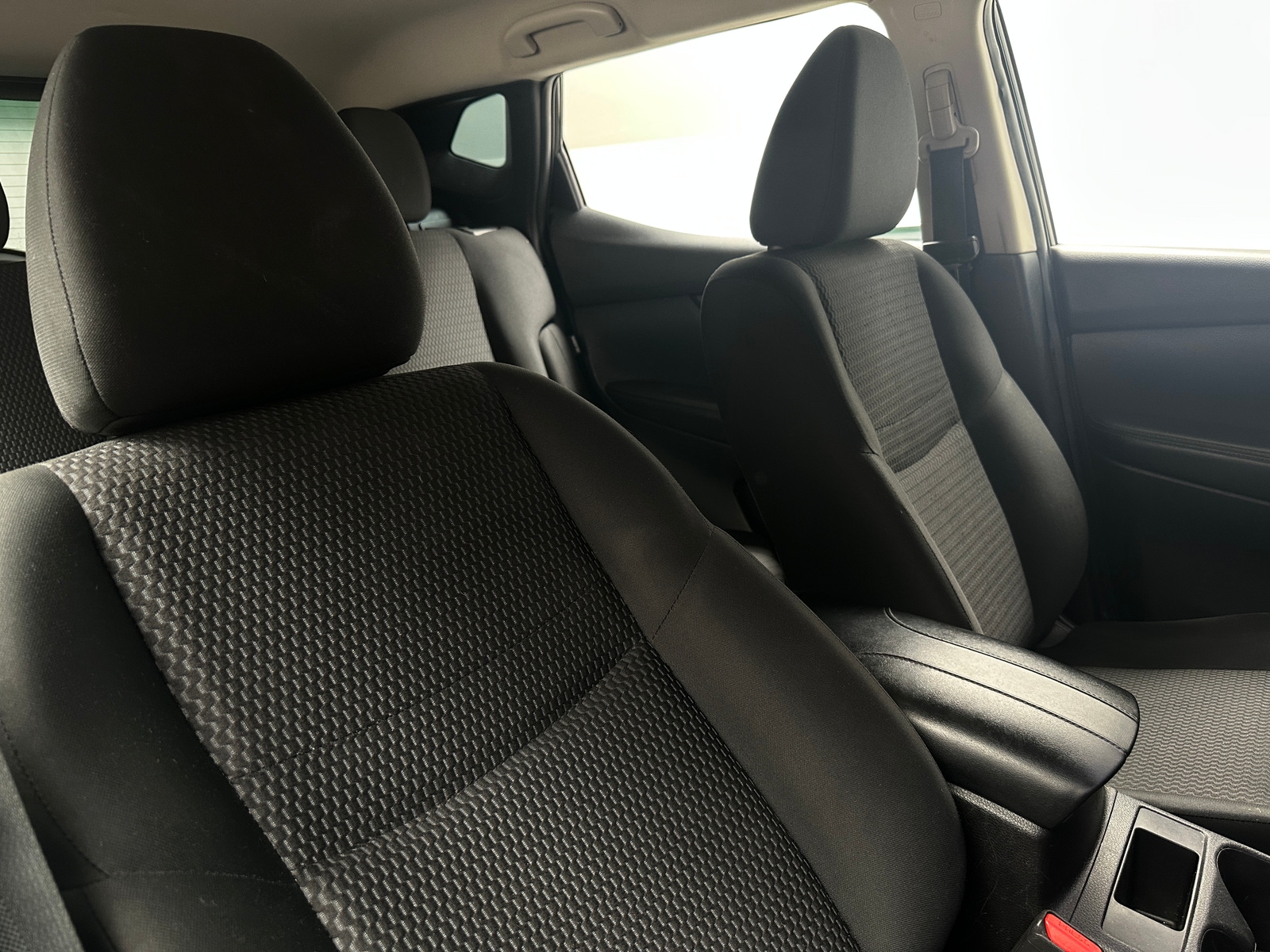 Thumbnail: 2021 Nissan Rogue Sport - 2