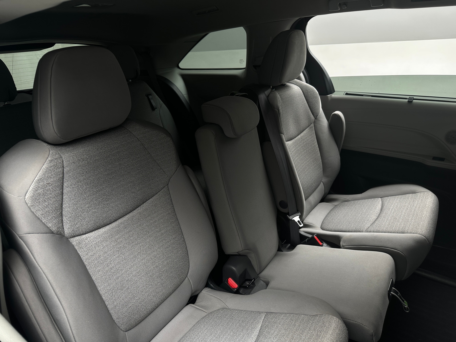 Thumbnail: 2023 Toyota Sienna - 6