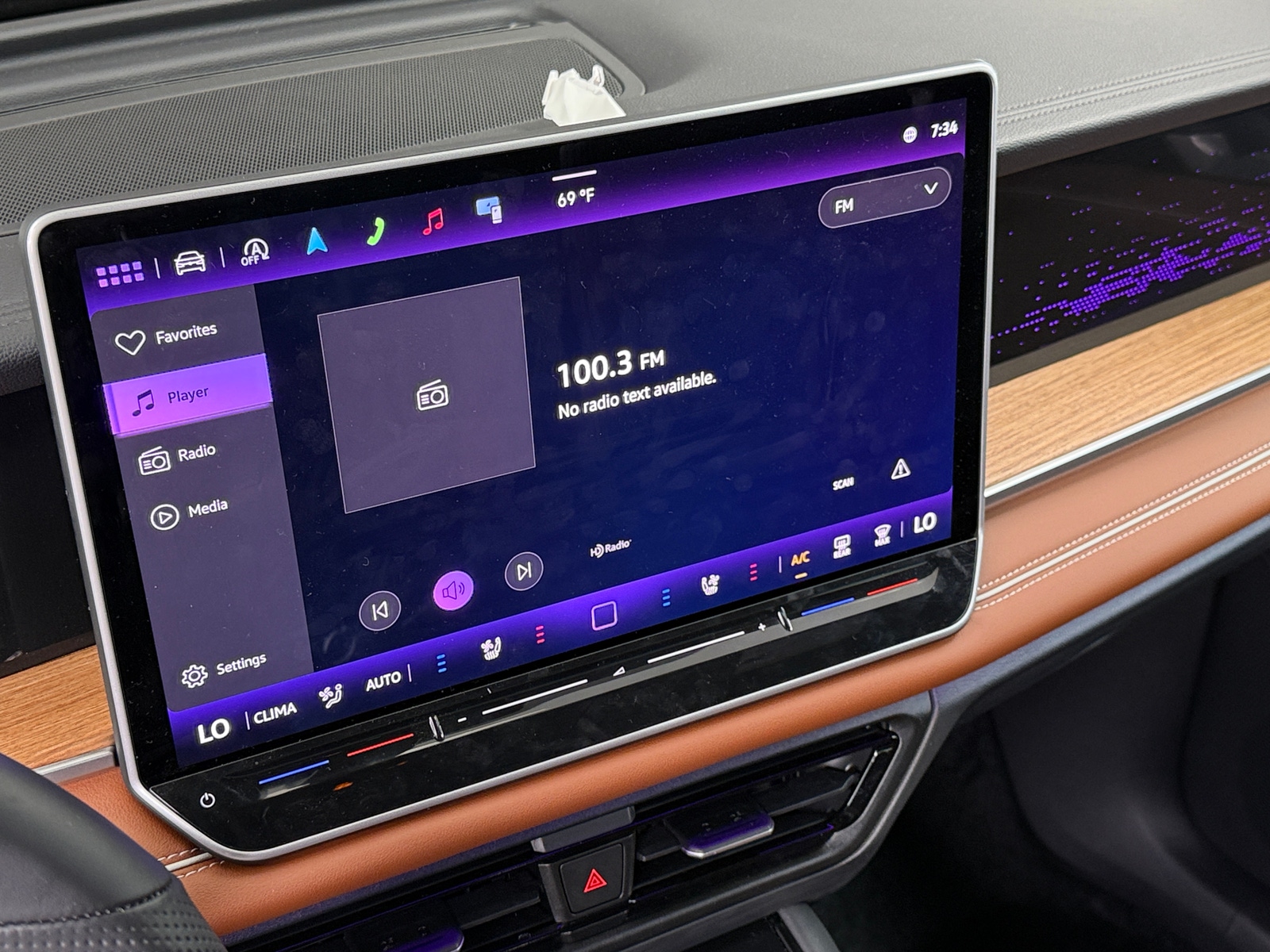 Thumbnail: 2025 Volkswagen Tiguan - 3