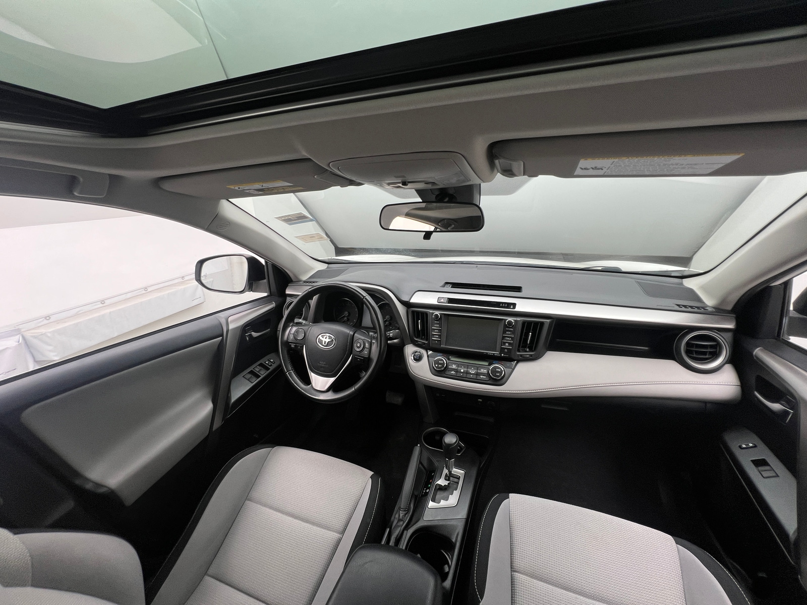 Thumbnail: 2018 Toyota RAV4 - 3