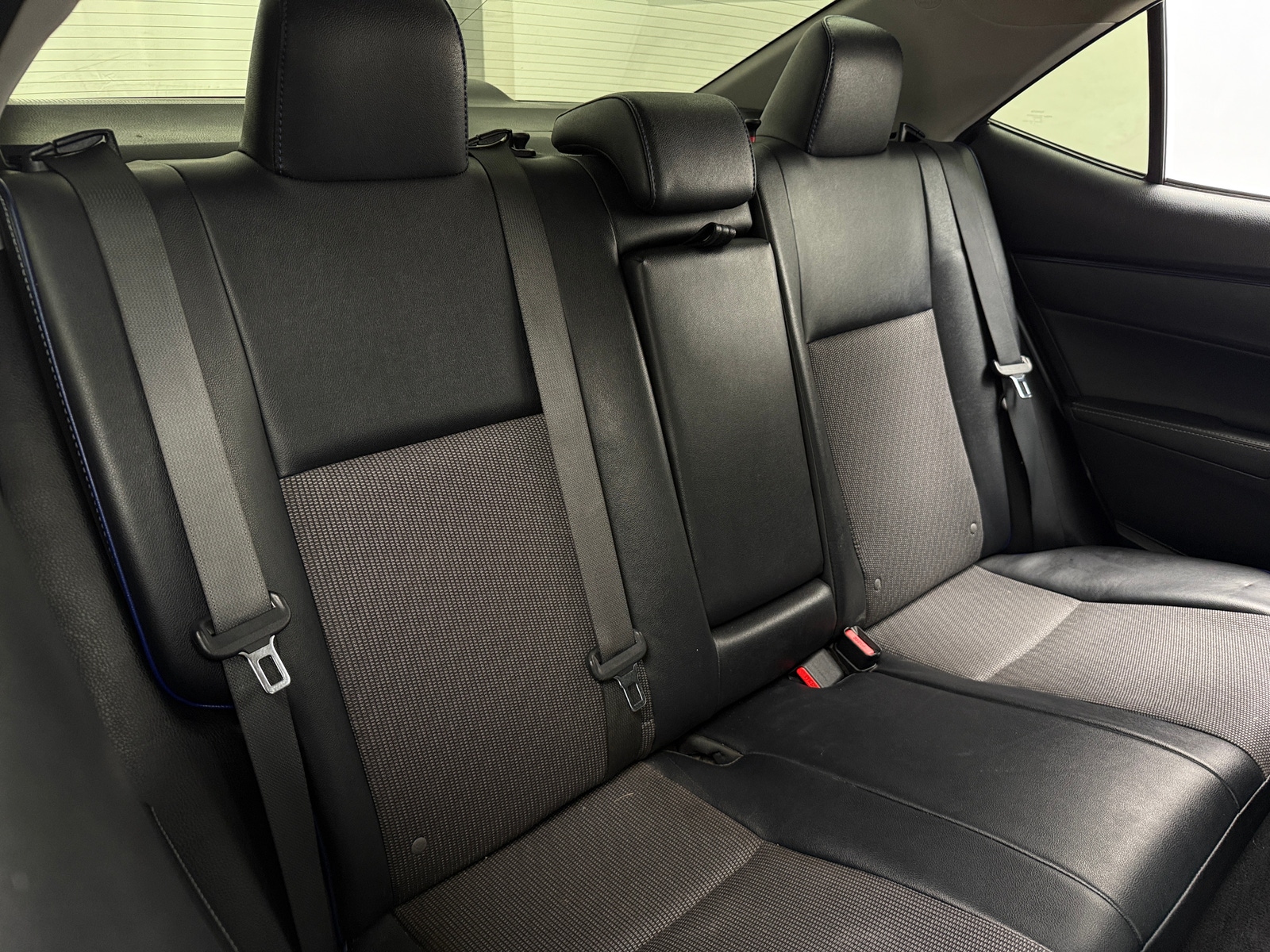 Thumbnail: 2017 Toyota Corolla - 6