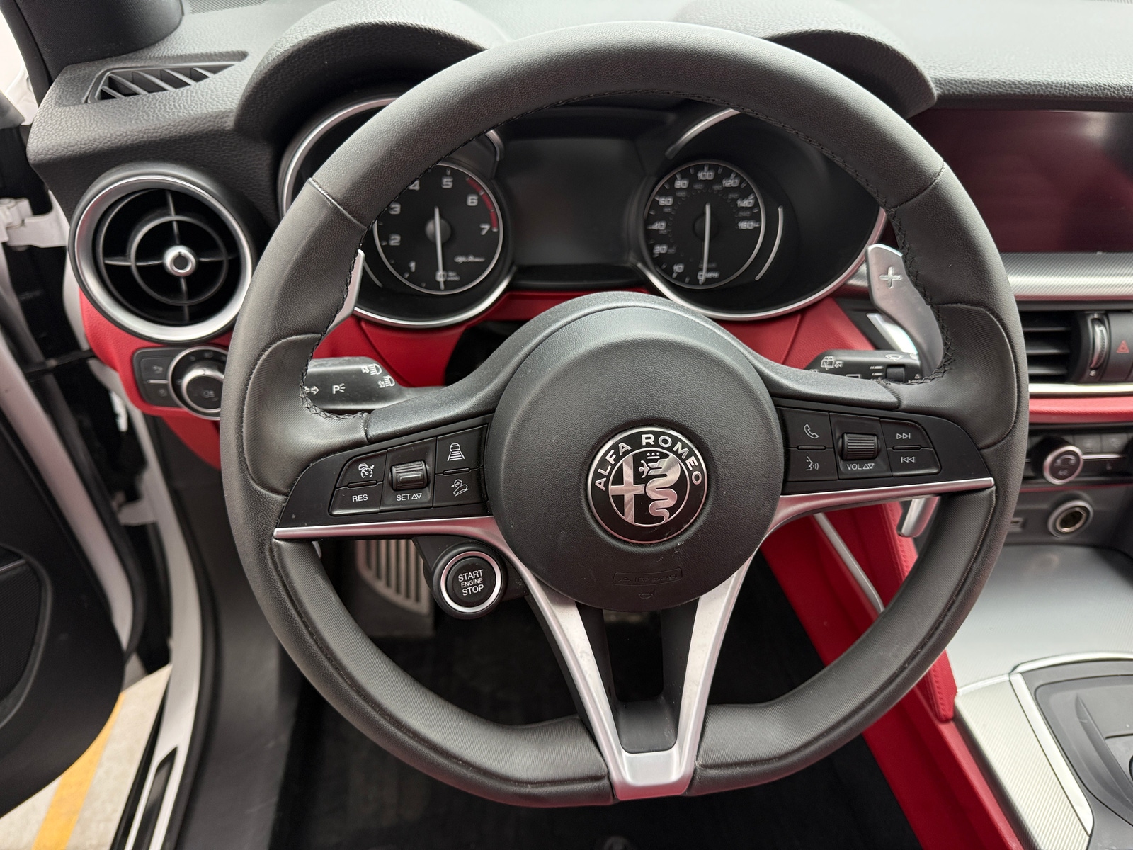 Thumbnail: 2018 Alfa Romeo Stelvio - 4