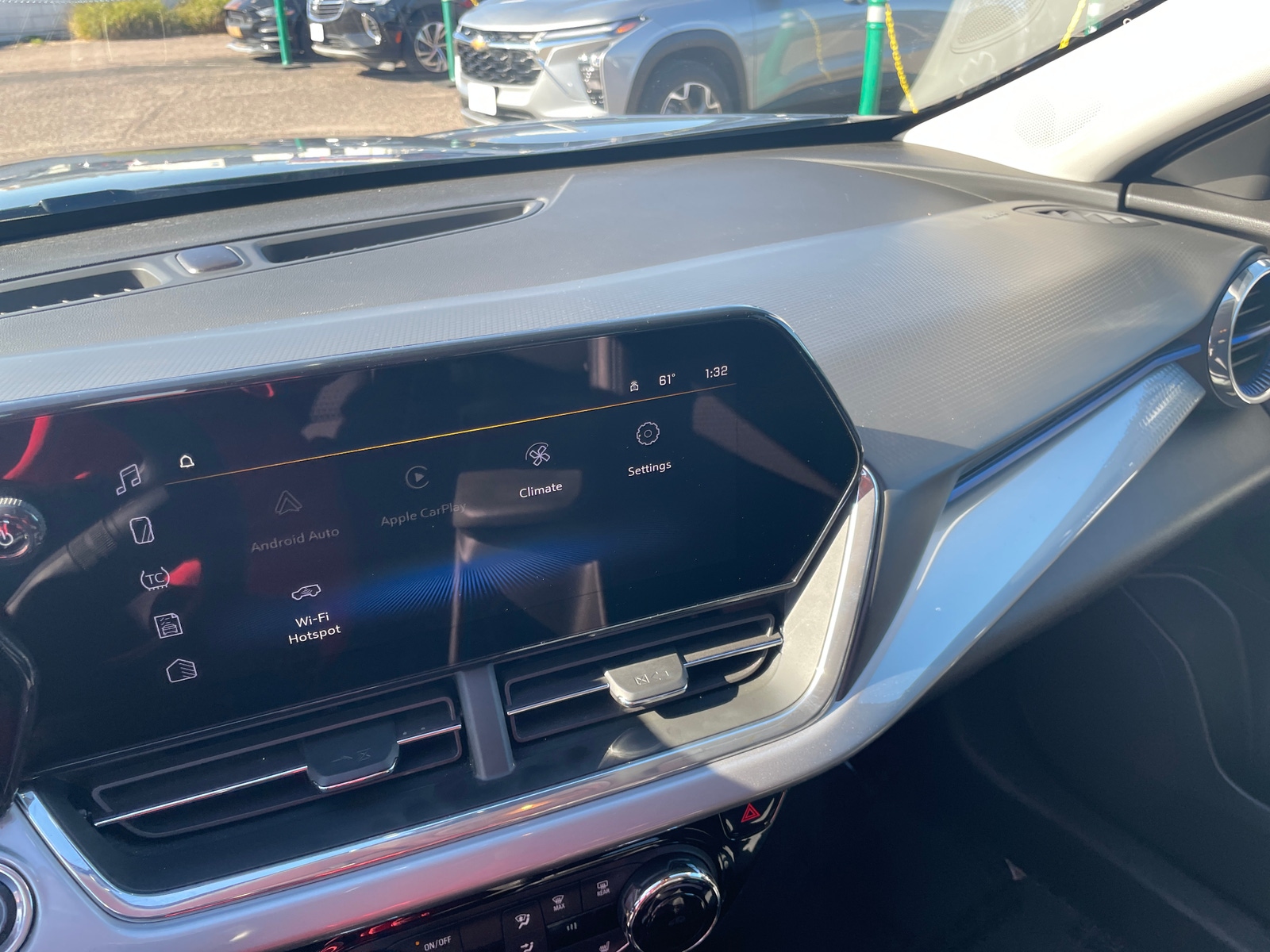 Thumbnail: 2025 Chevrolet Trax - 4