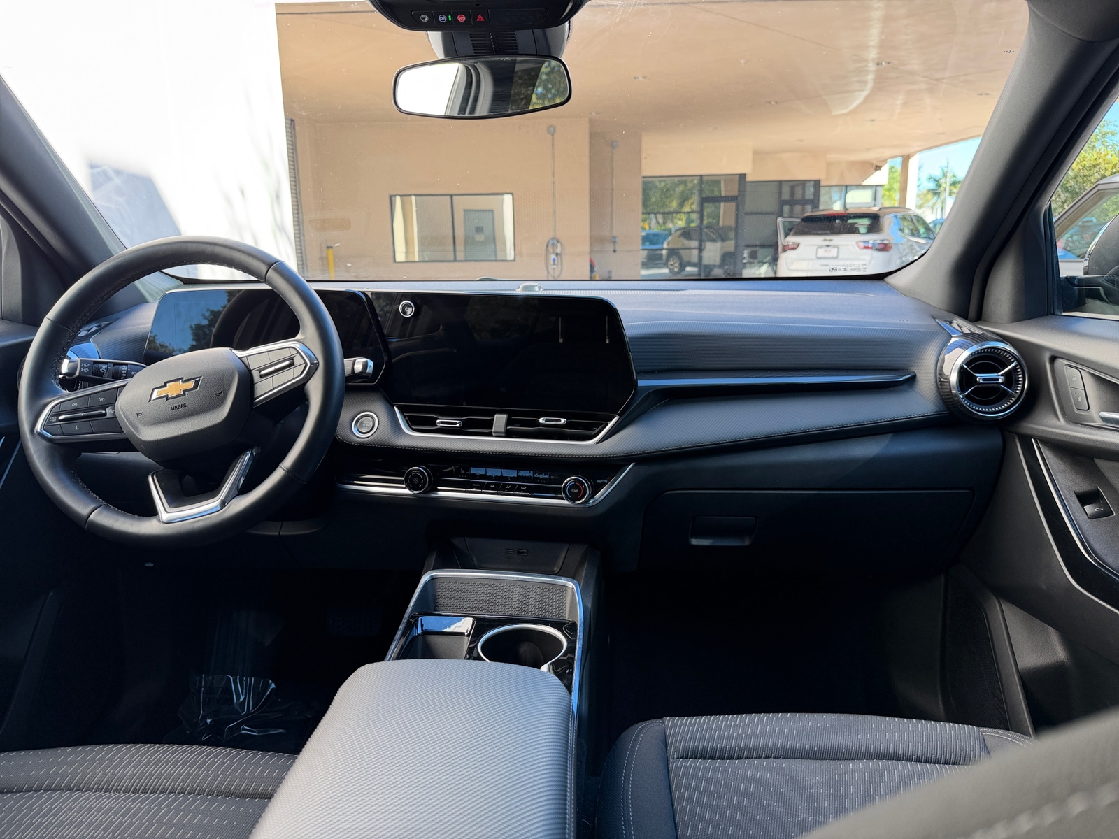 Thumbnail: 2025 Chevrolet Equinox - 3