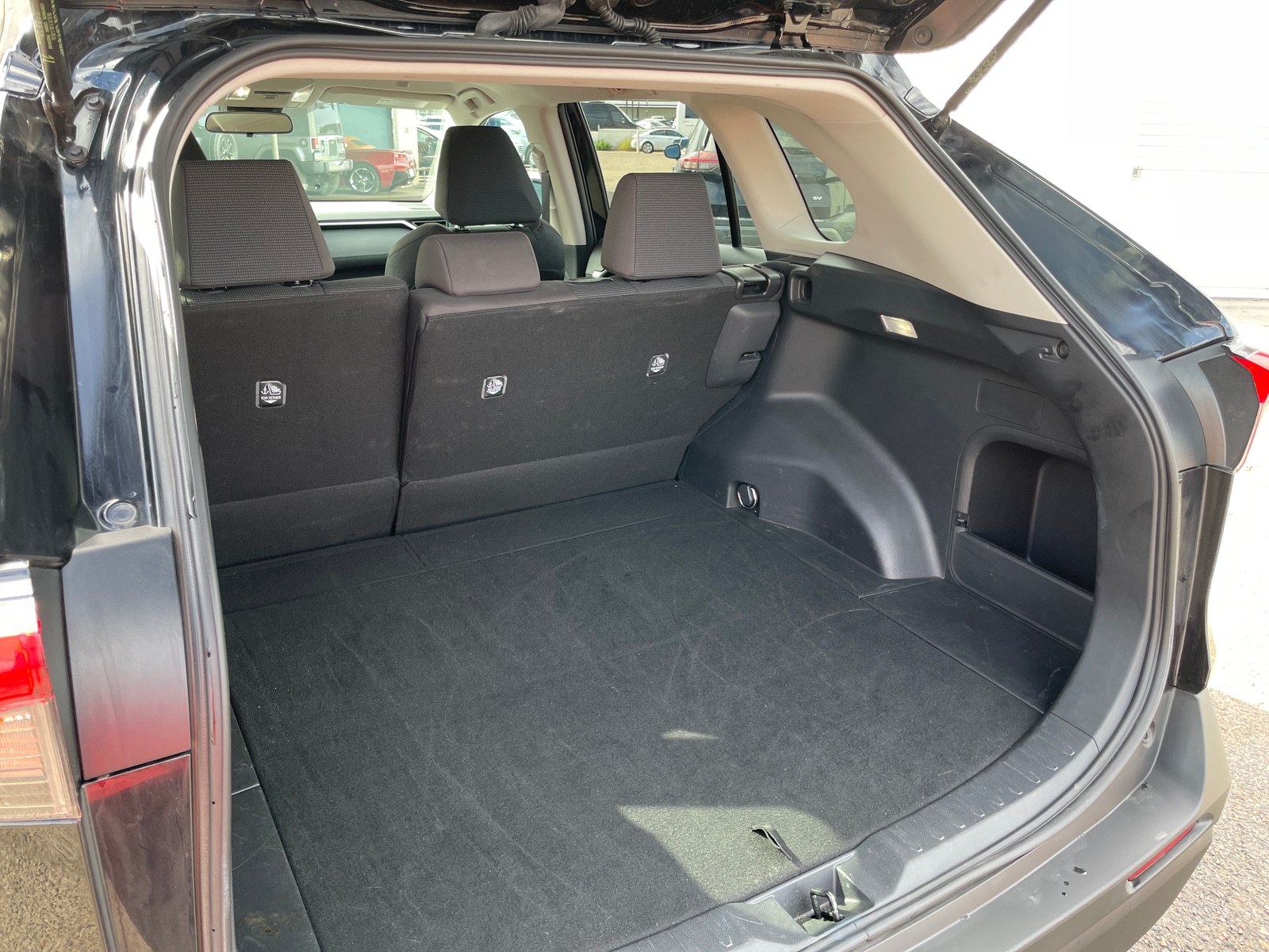 Thumbnail: 2025 Toyota RAV4 - 6