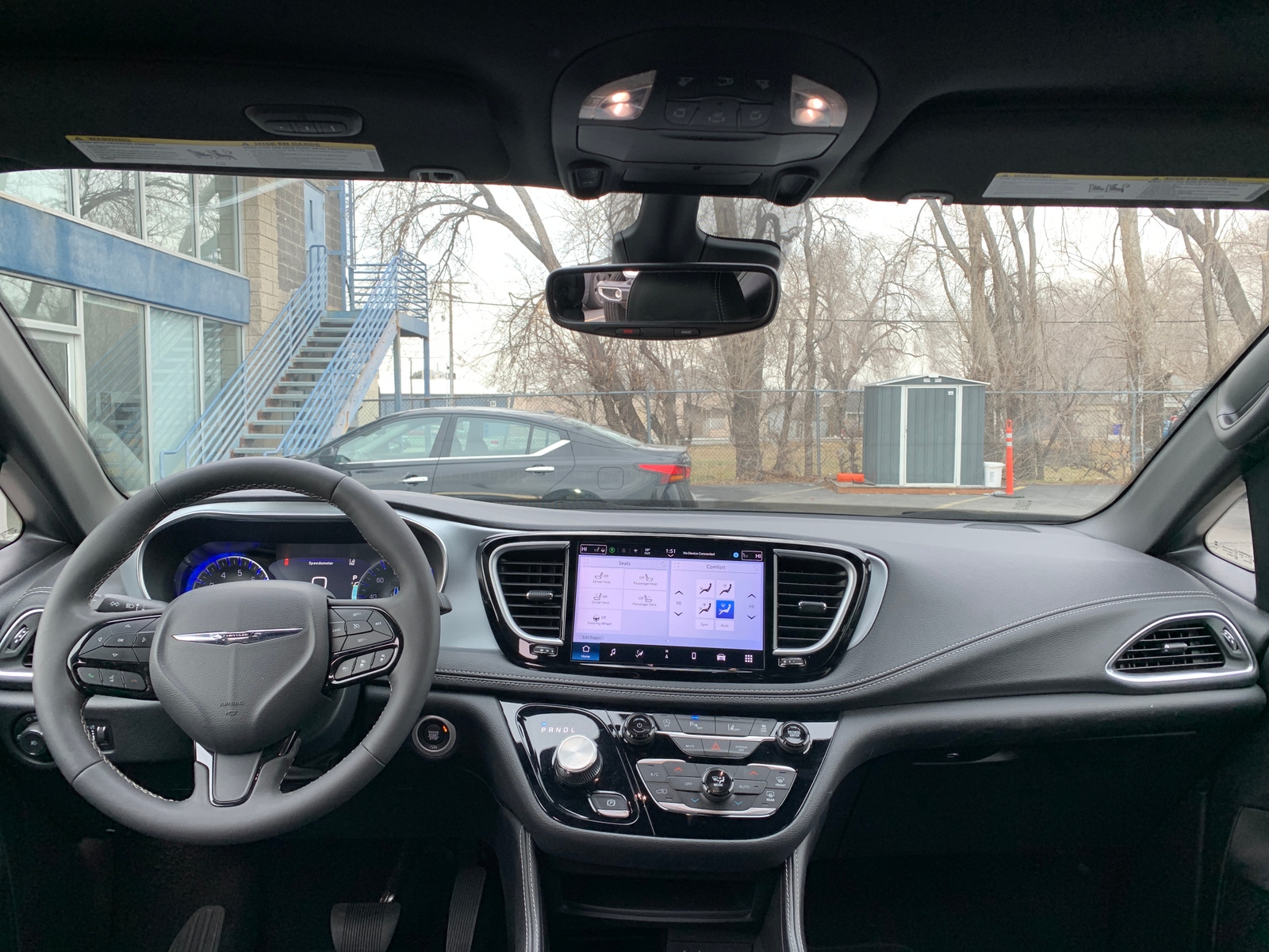 Thumbnail: 2025 Chrysler Pacifica - 3