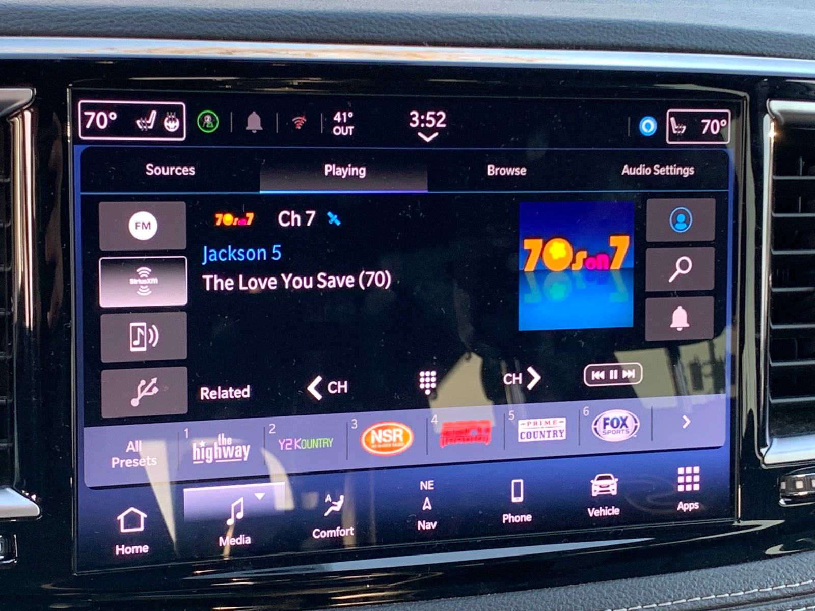 Thumbnail: 2025 Chrysler Pacifica - 4