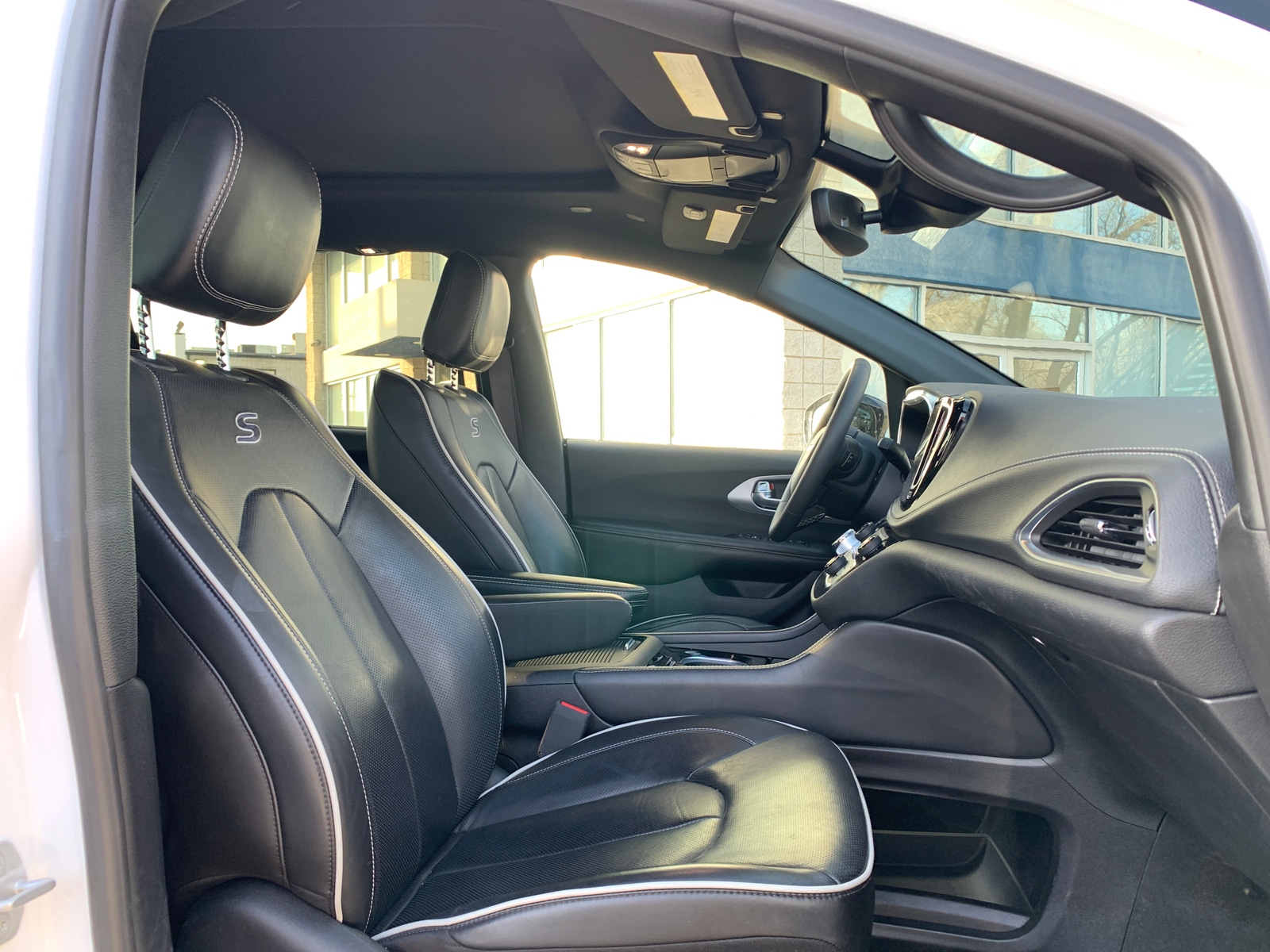 Thumbnail: 2025 Chrysler Pacifica - 2