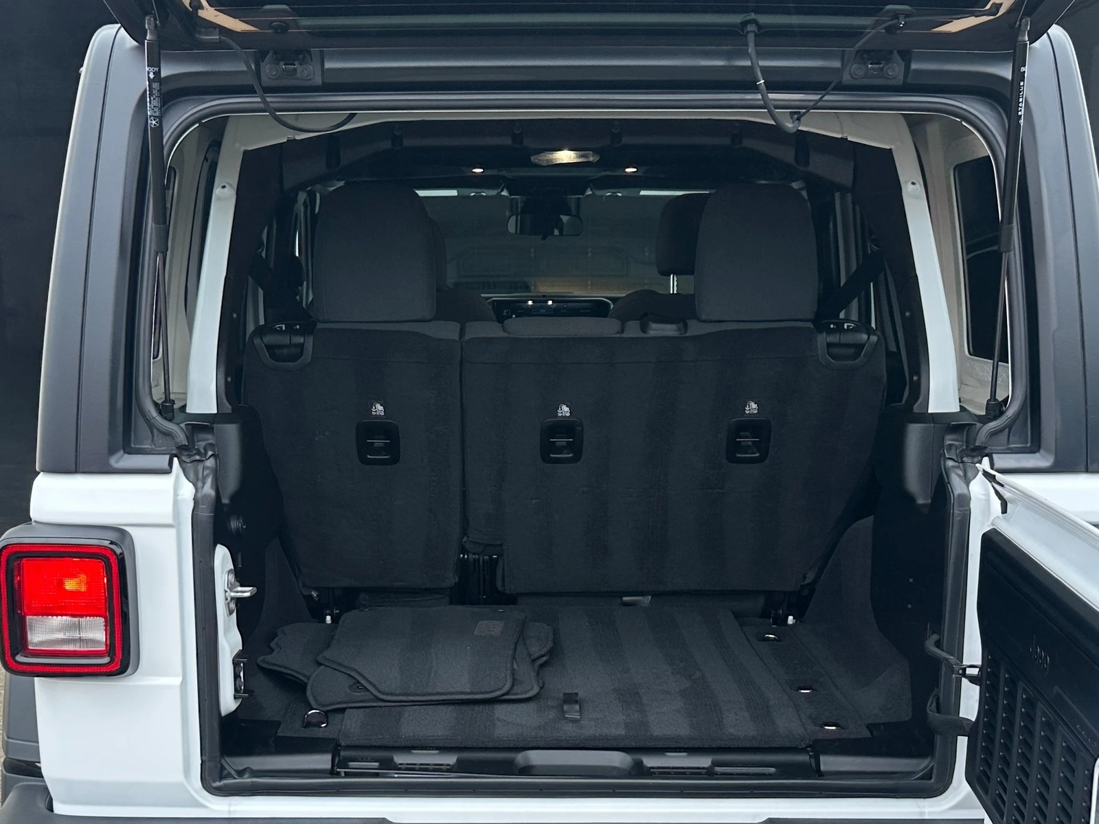 Thumbnail: 2025 Jeep Wrangler - 6