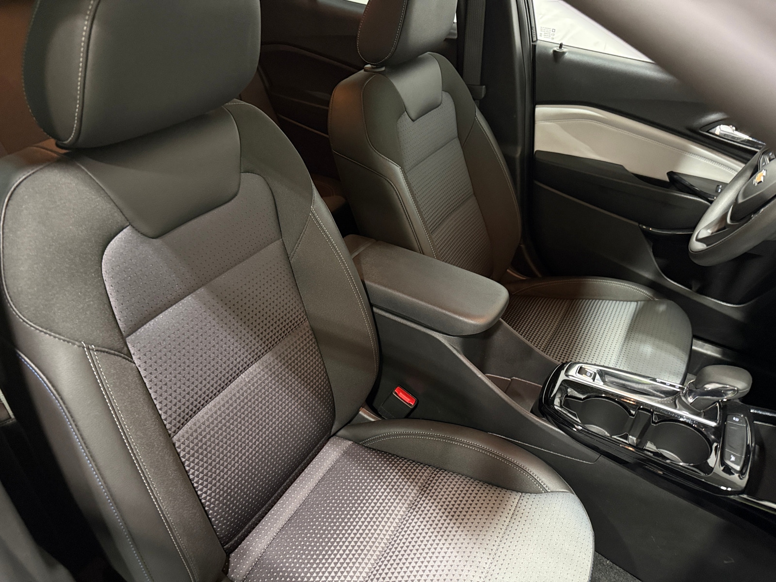 Thumbnail: 2025 Chevrolet Trax - 2