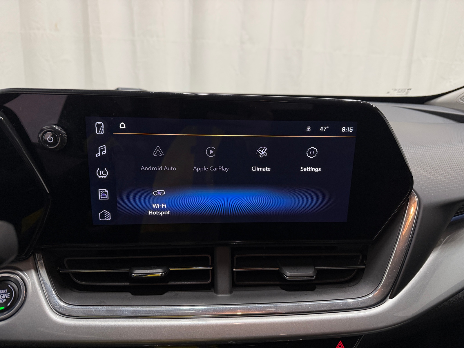 Thumbnail: 2025 Chevrolet Trax - 4