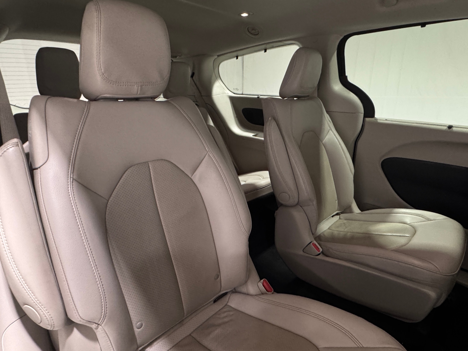 Thumbnail: 2021 Chrysler Pacifica - 5