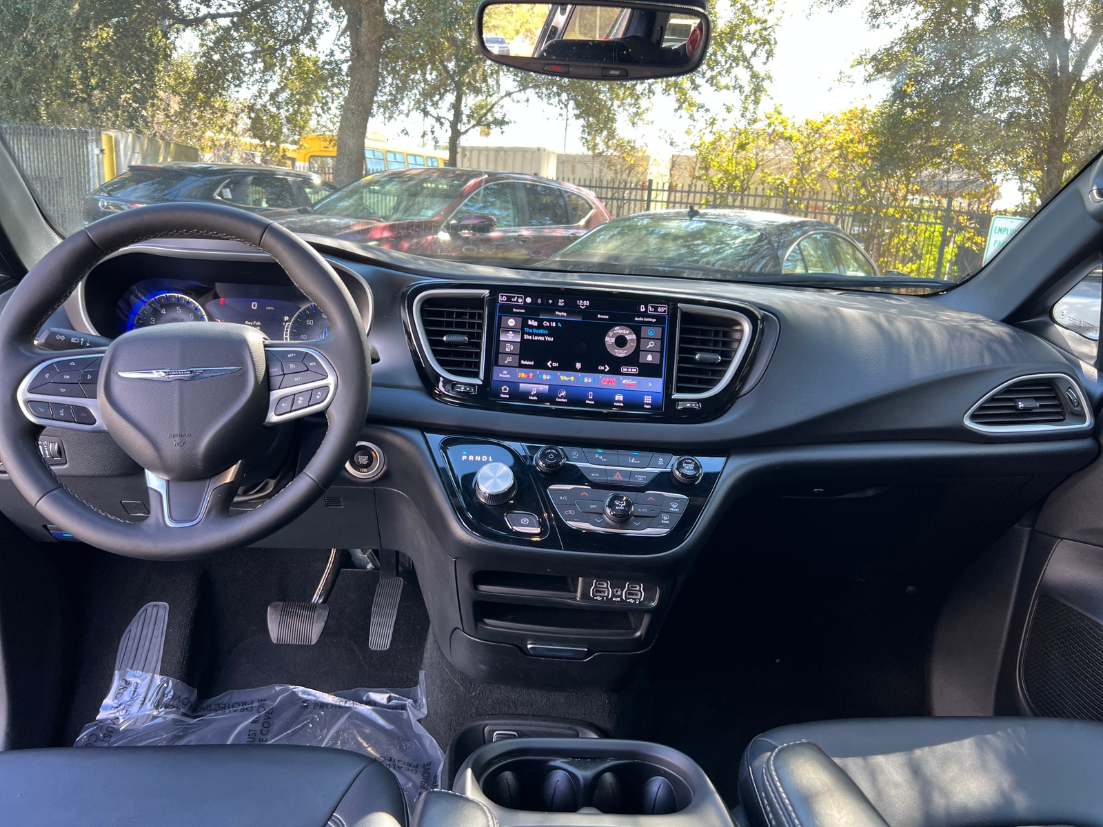 Thumbnail: 2025 Chrysler Pacifica - 2