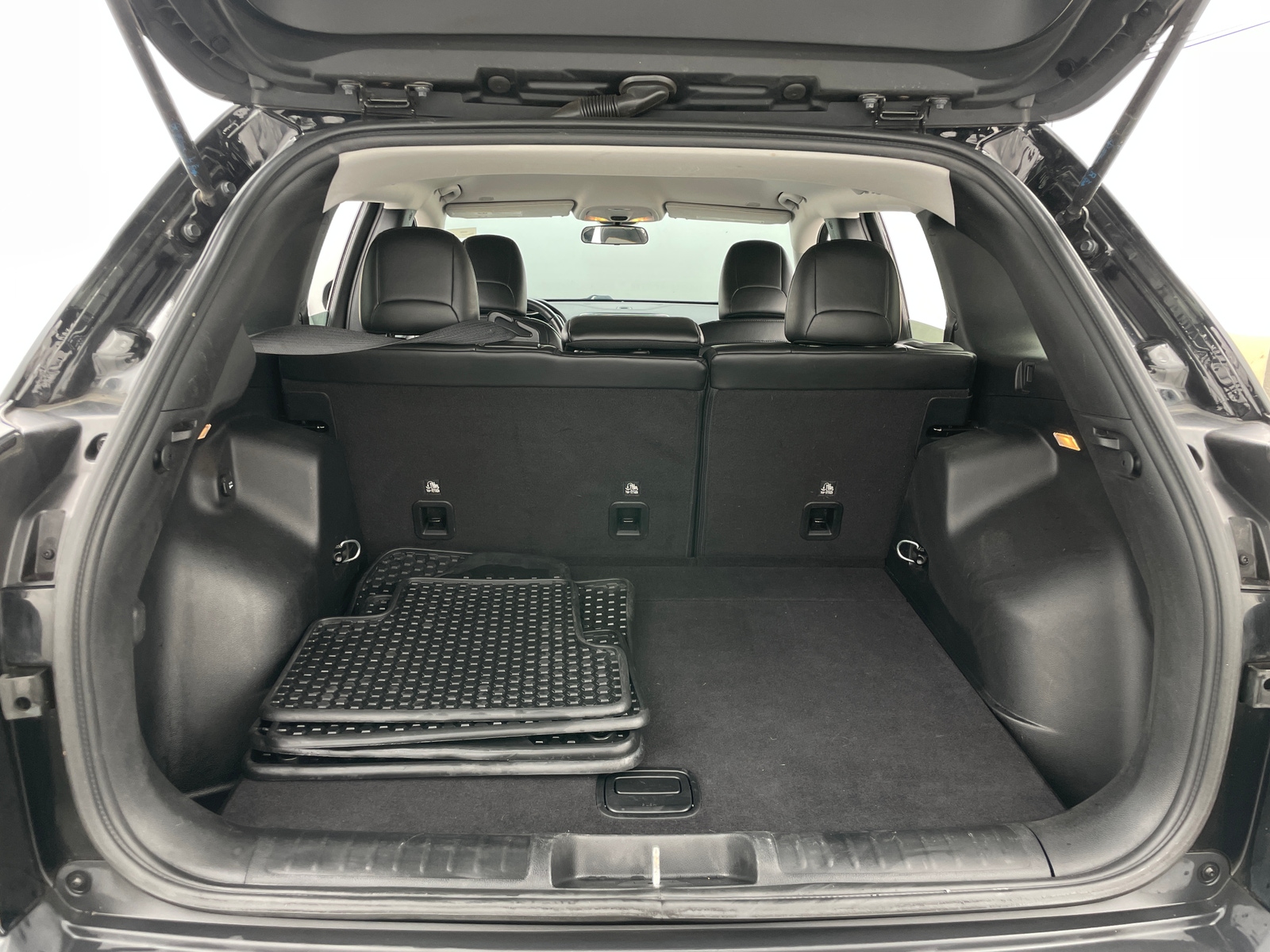 Thumbnail: 2019 Jeep Cherokee - 7