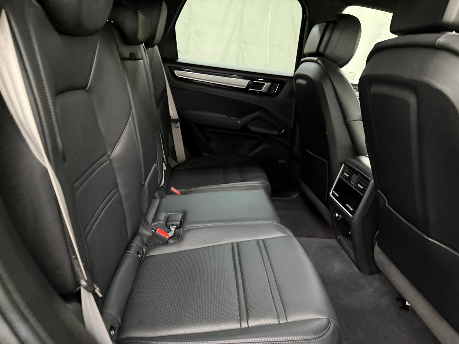 Thumbnail: 2022 Porsche Cayenne - 5