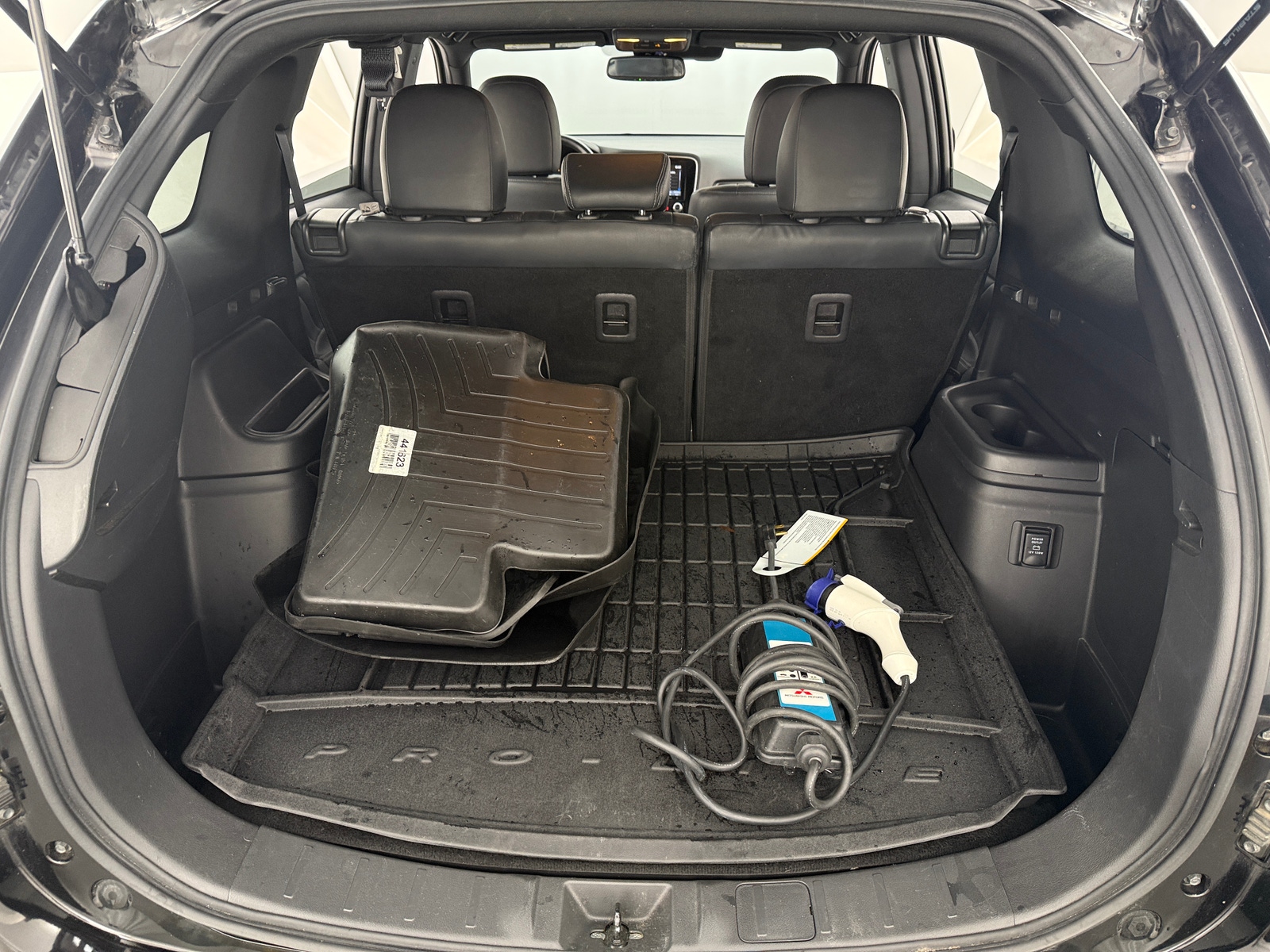 Thumbnail: 2020 Mitsubishi Outlander - 6