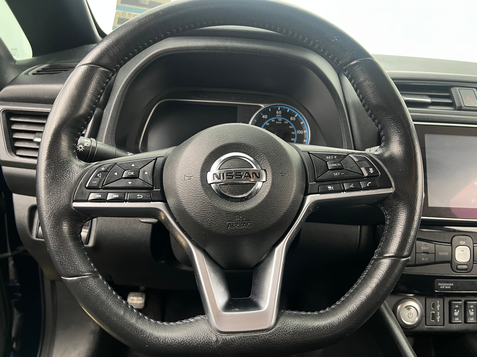 Thumbnail: 2020 Nissan Leaf - 5