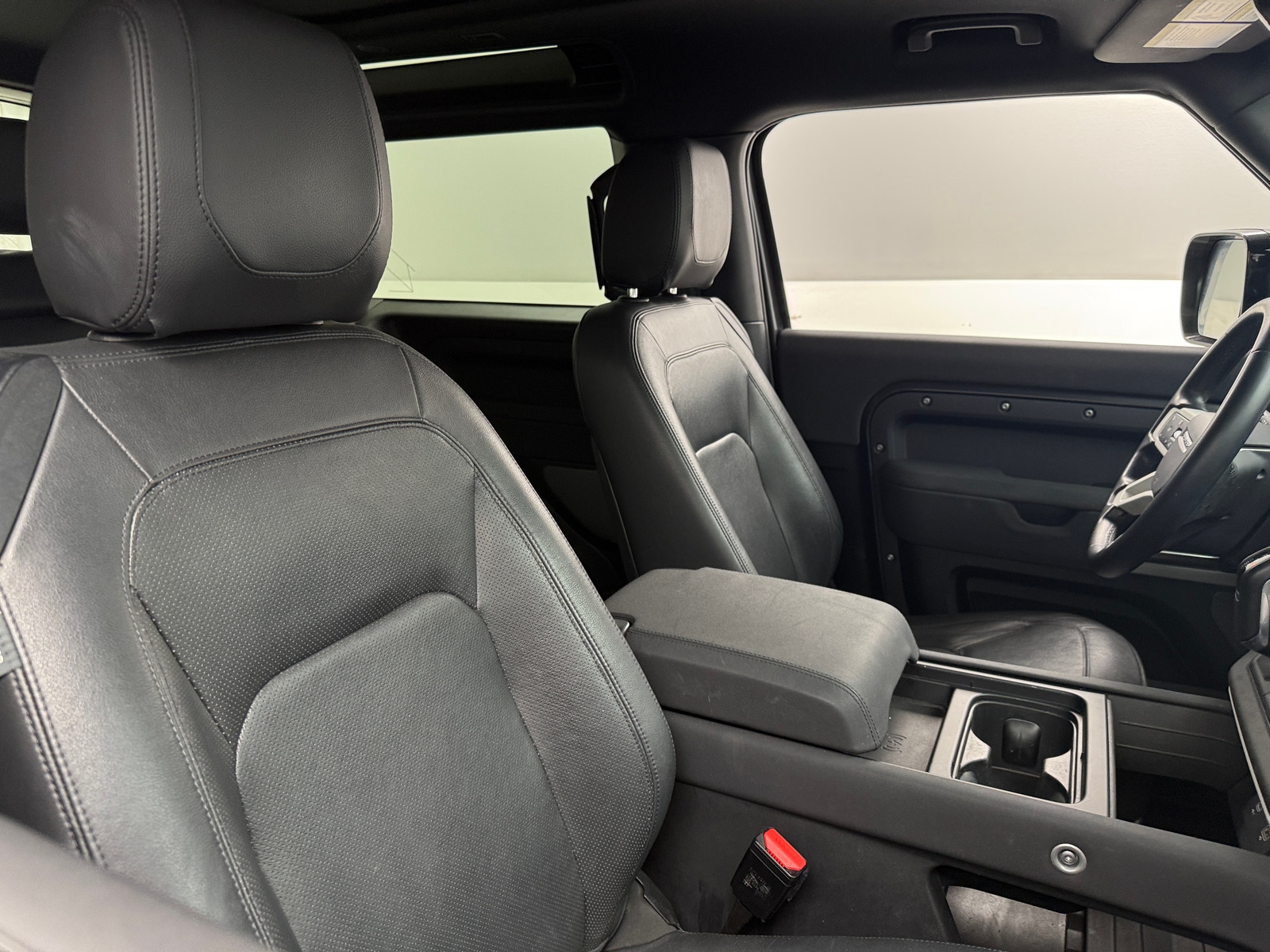 Thumbnail: 2023 Land Rover Defender - 2