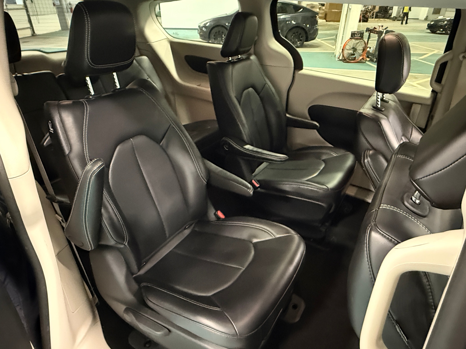 Thumbnail: 2024 Chrysler Pacifica - 5