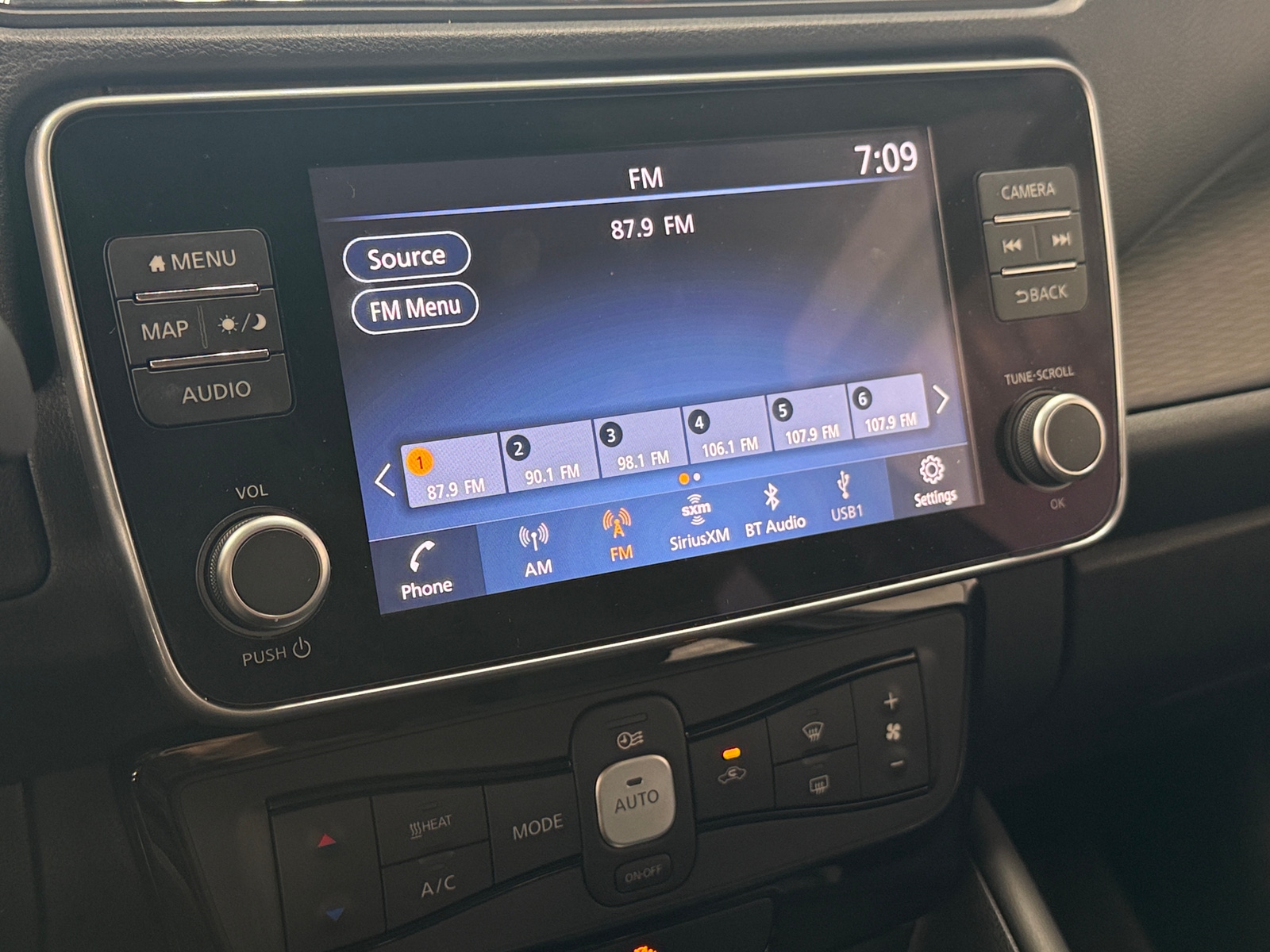 Thumbnail: 2024 Nissan Leaf - 4