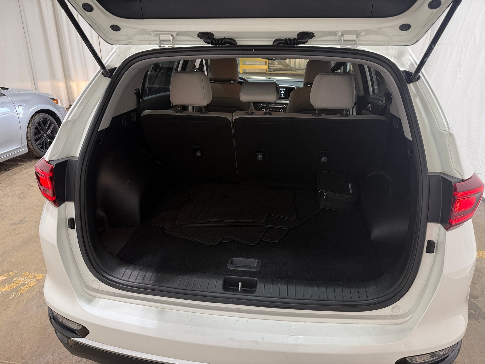 Thumbnail: 2022 Kia Sportage - 7