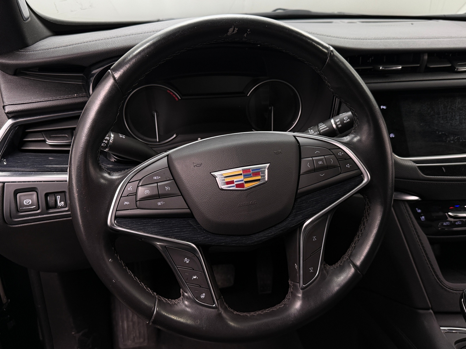 Thumbnail: 2024 Cadillac XT5 - 4