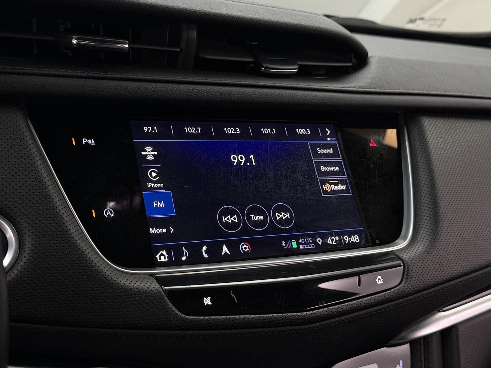 Thumbnail: 2024 Cadillac XT5 - 3