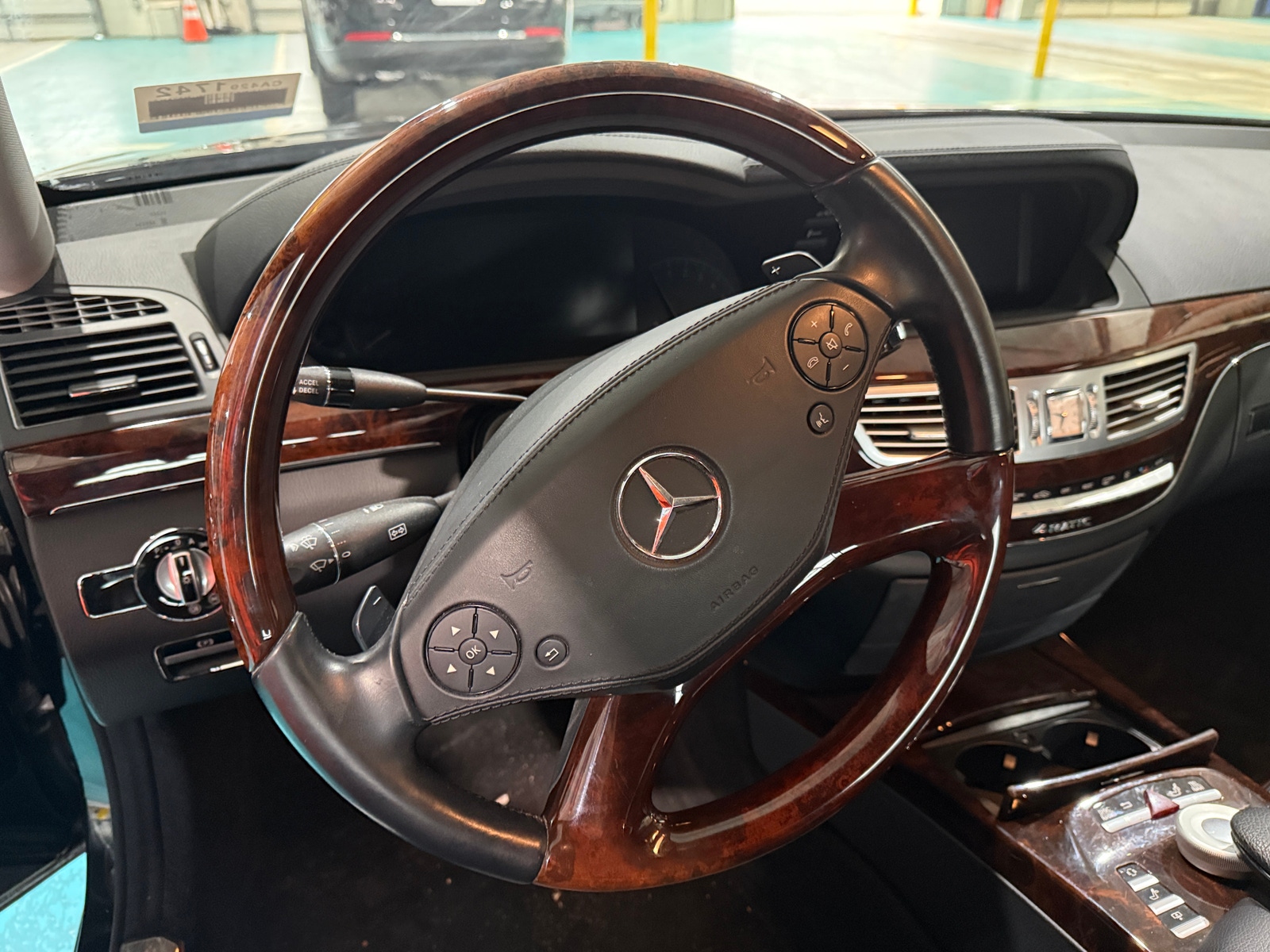 Thumbnail: 2013 Mercedes-Benz S-Class - 4