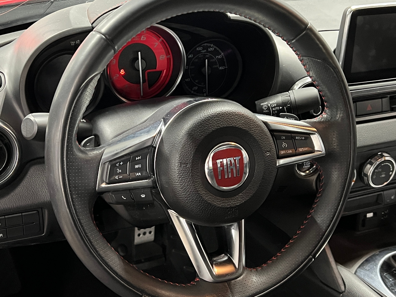 Thumbnail: 2017 Fiat 124 Spider - 3