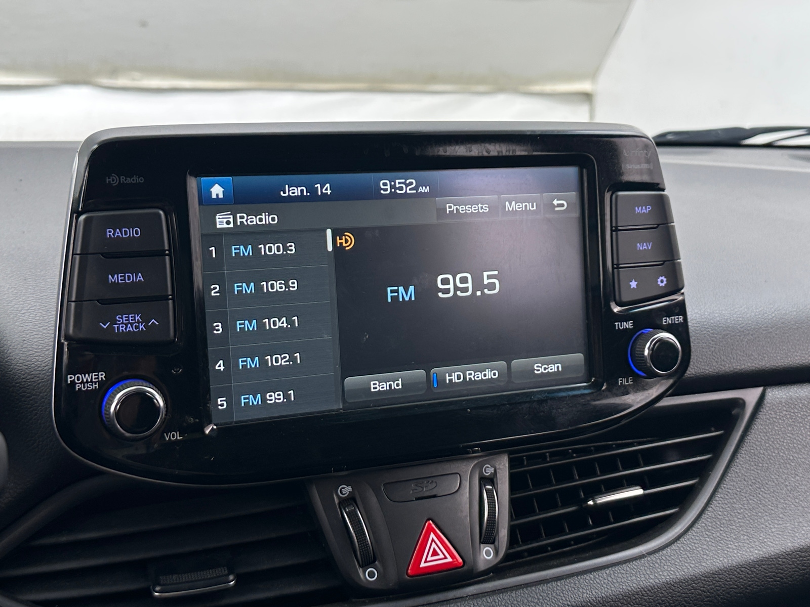 Thumbnail: 2018 Hyundai Elantra - 3