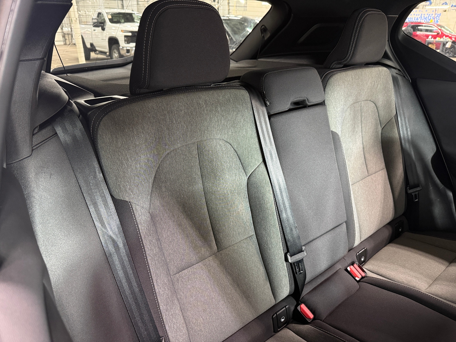 Thumbnail: 2025 Volvo XC40 - 6