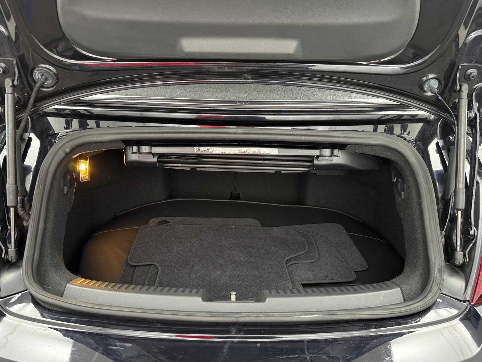 Thumbnail: 2019 Volkswagen Beetle - 6