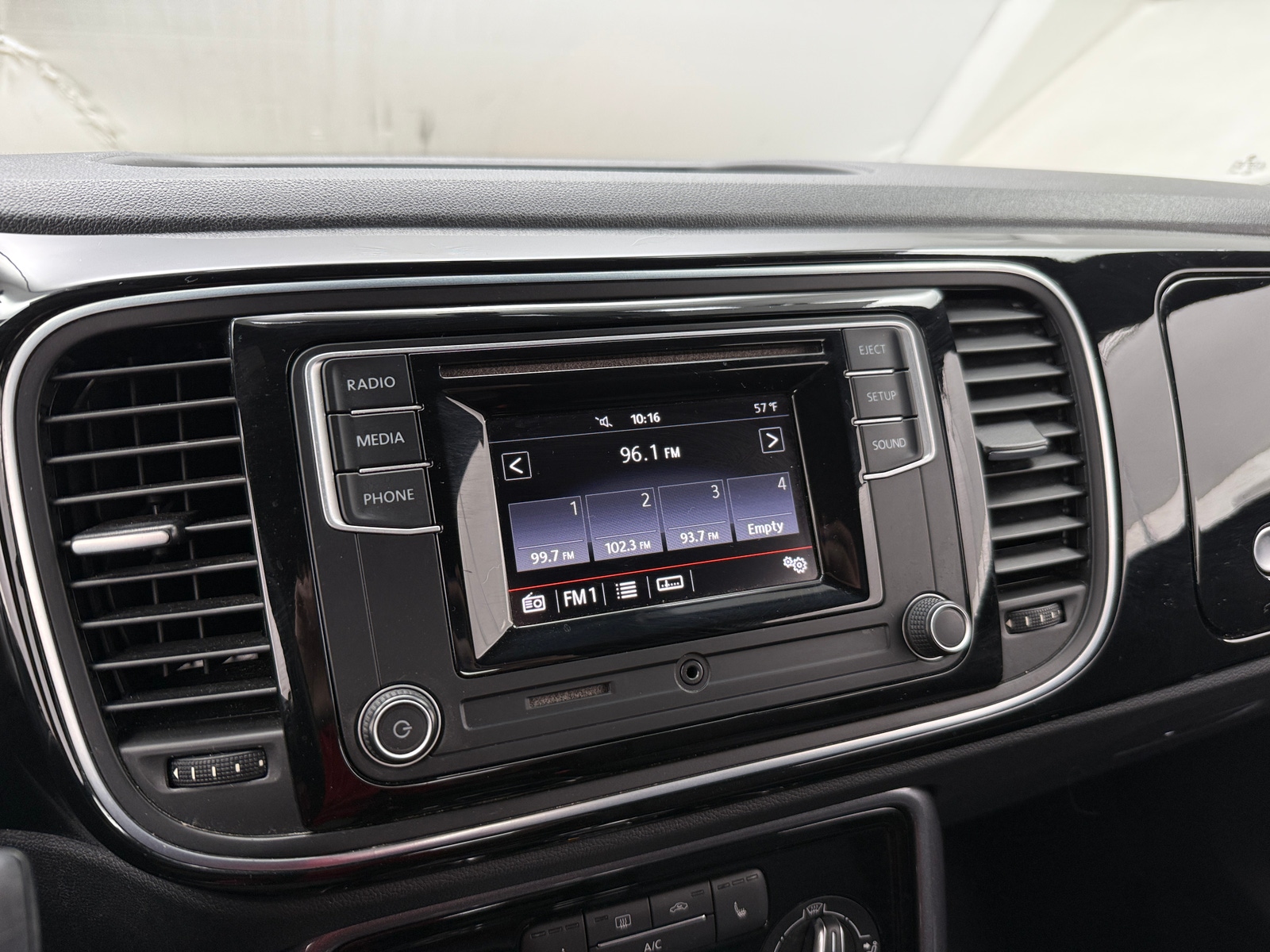 Thumbnail: 2019 Volkswagen Beetle - 3