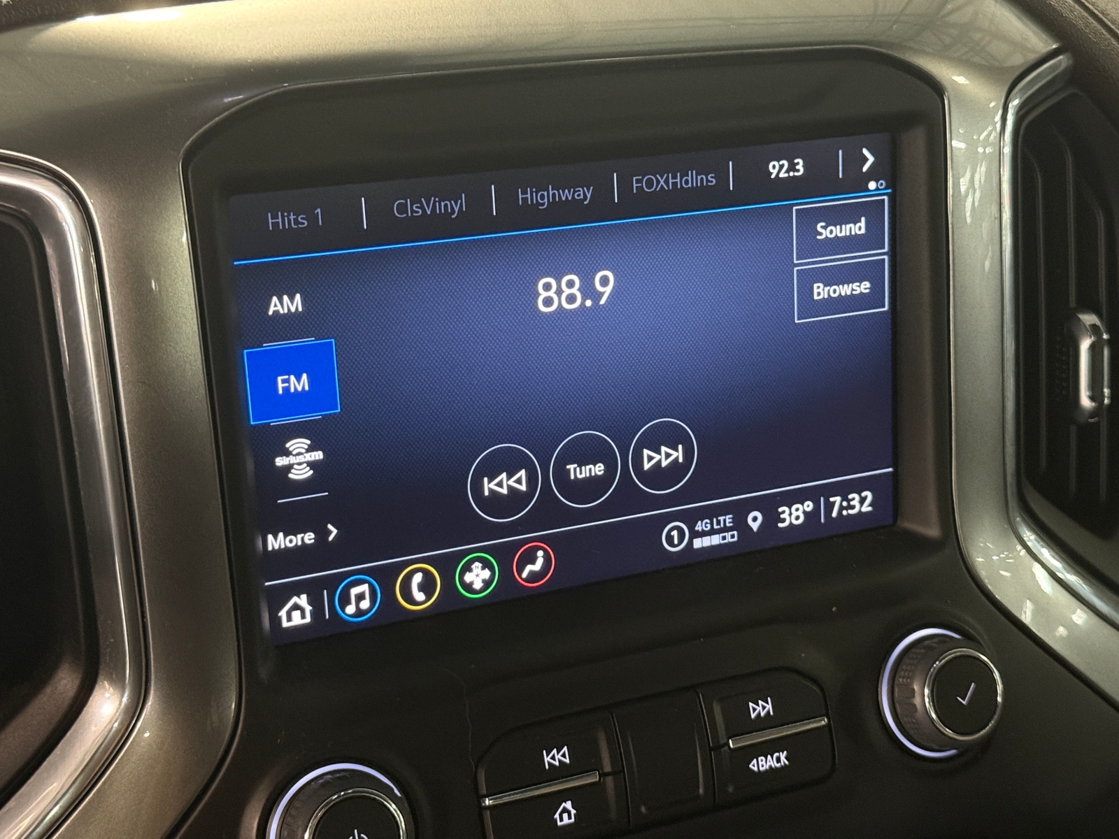 Thumbnail: 2023 Chevrolet Silverado 2500 - 3