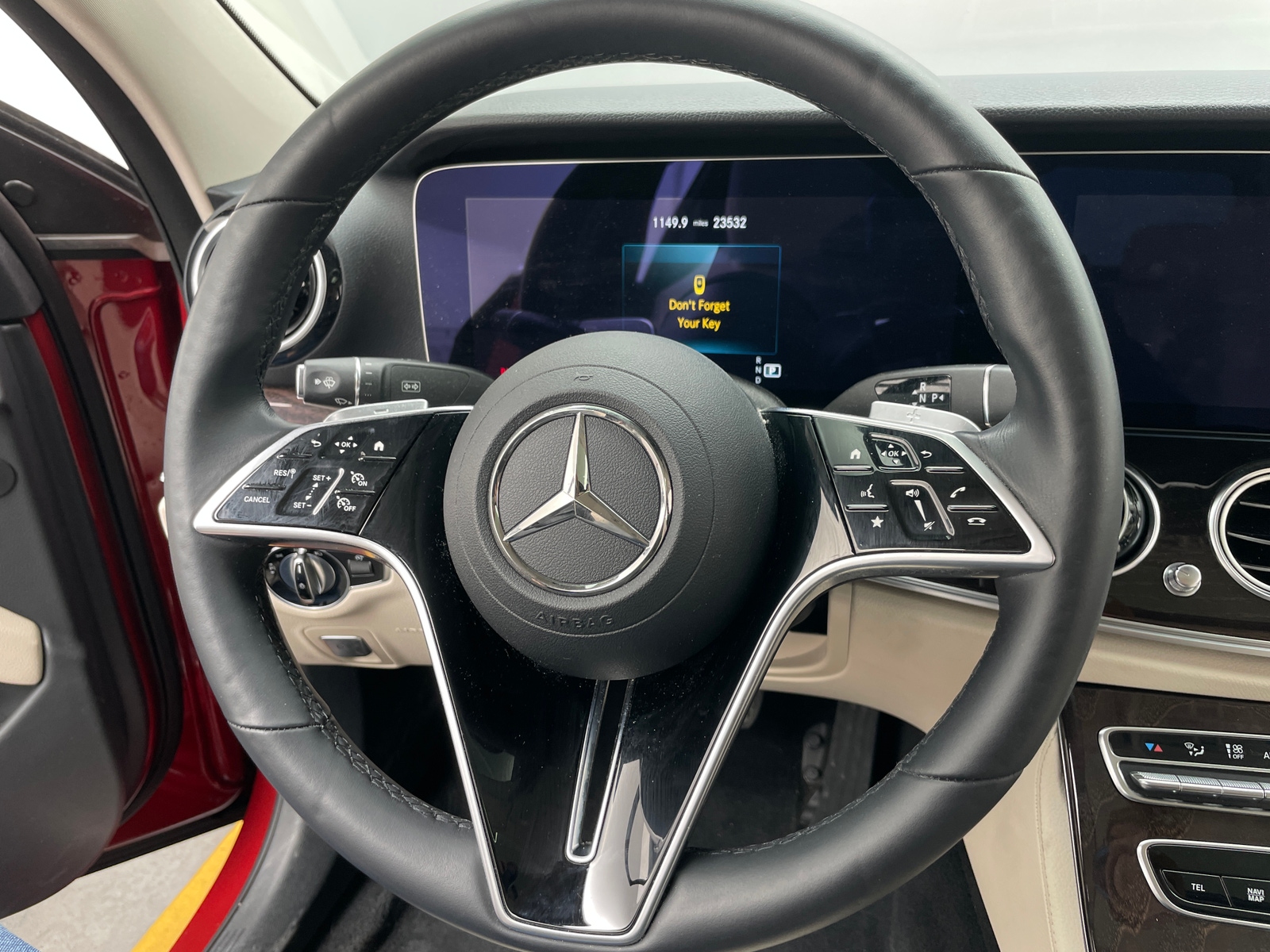 Thumbnail: 2022 Mercedes-Benz E-Class - 4