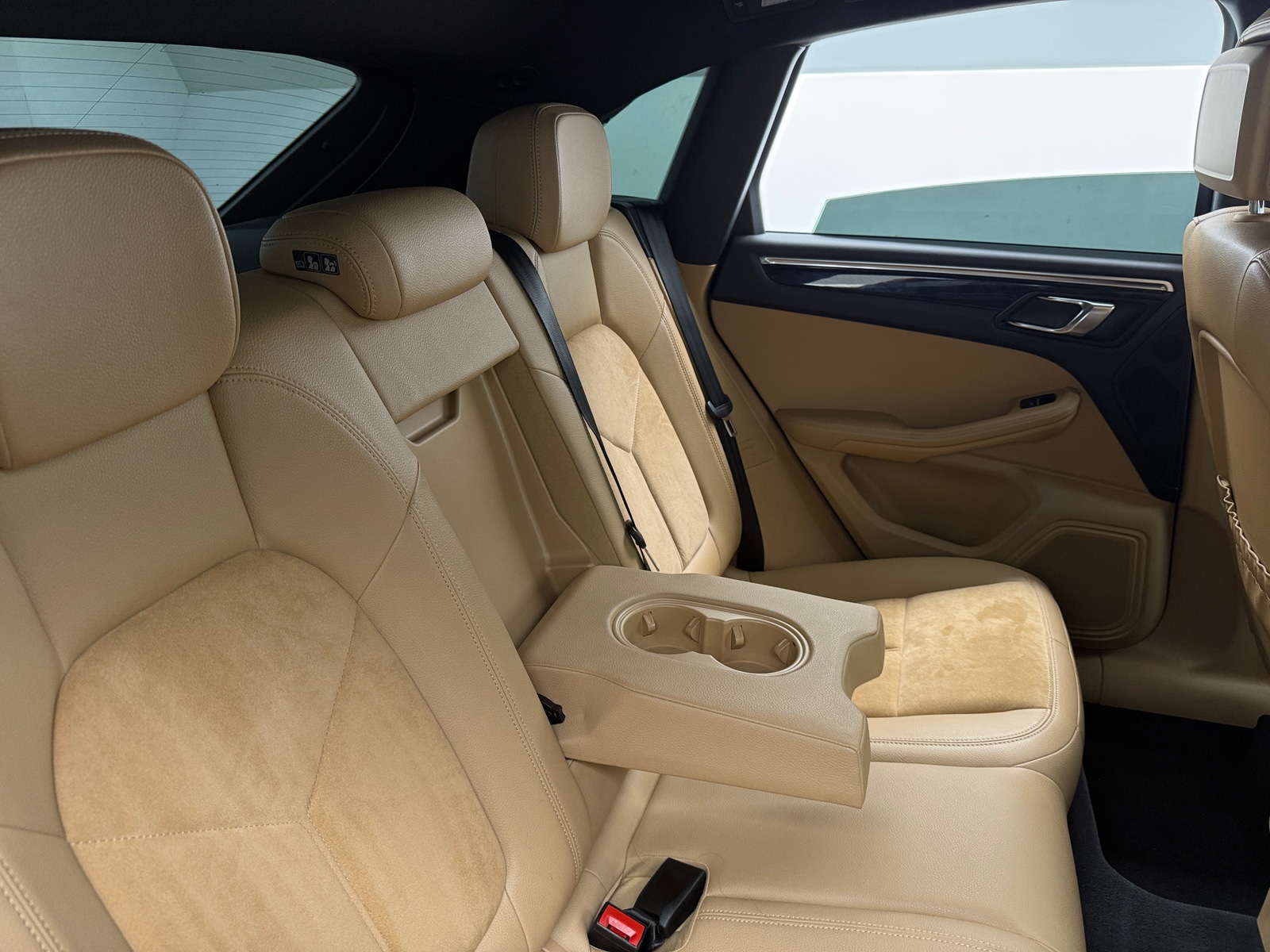 Thumbnail: 2017 Porsche Macan - 5