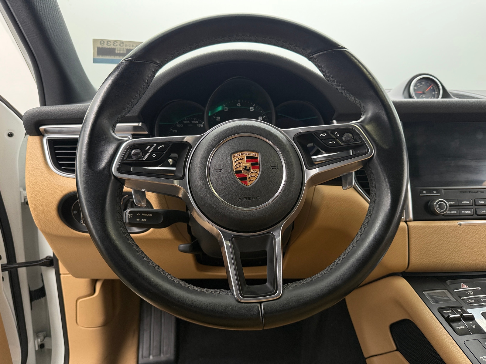 Thumbnail: 2017 Porsche Macan - 4