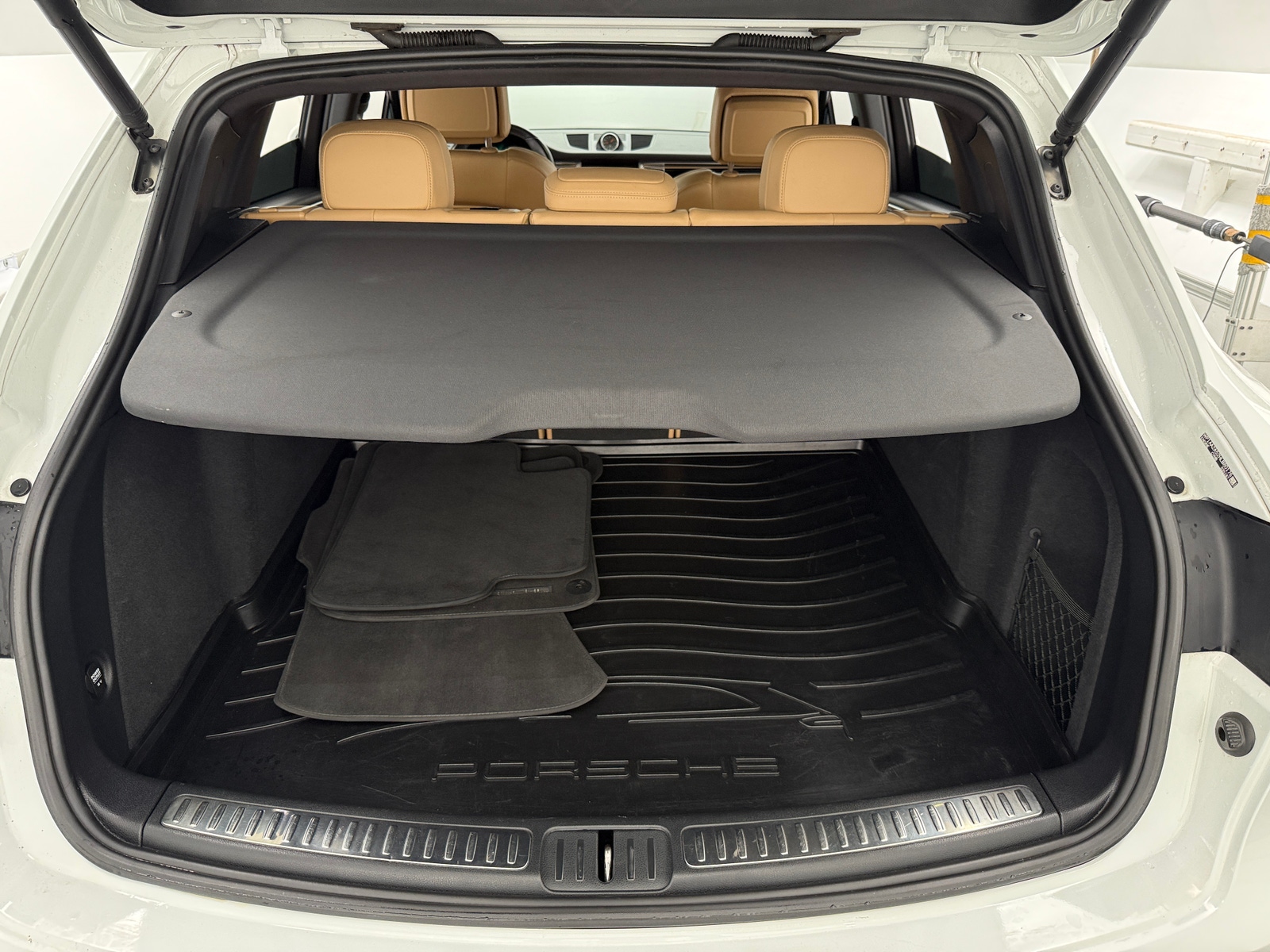 Thumbnail: 2017 Porsche Macan - 6