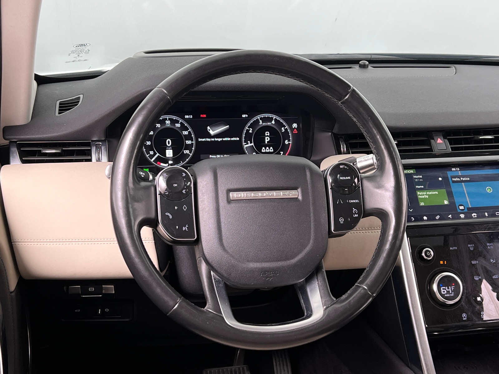 Thumbnail: 2020 Land Rover Discovery Sport - 4