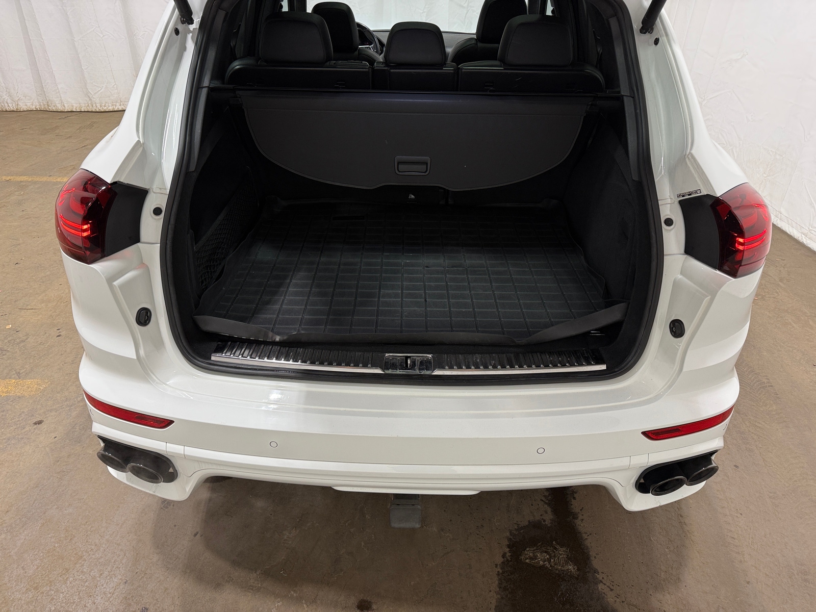 Thumbnail: 2016 Porsche Cayenne - 6