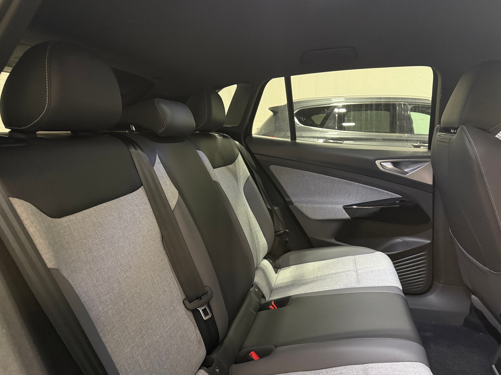 Thumbnail: 2023 Volkswagen ID.4 - 6