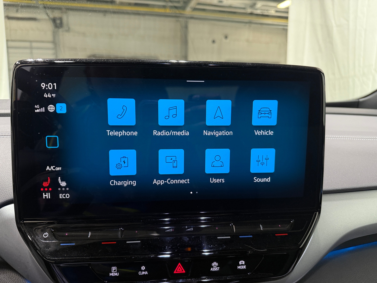 Thumbnail: 2023 Volkswagen ID.4 - 4