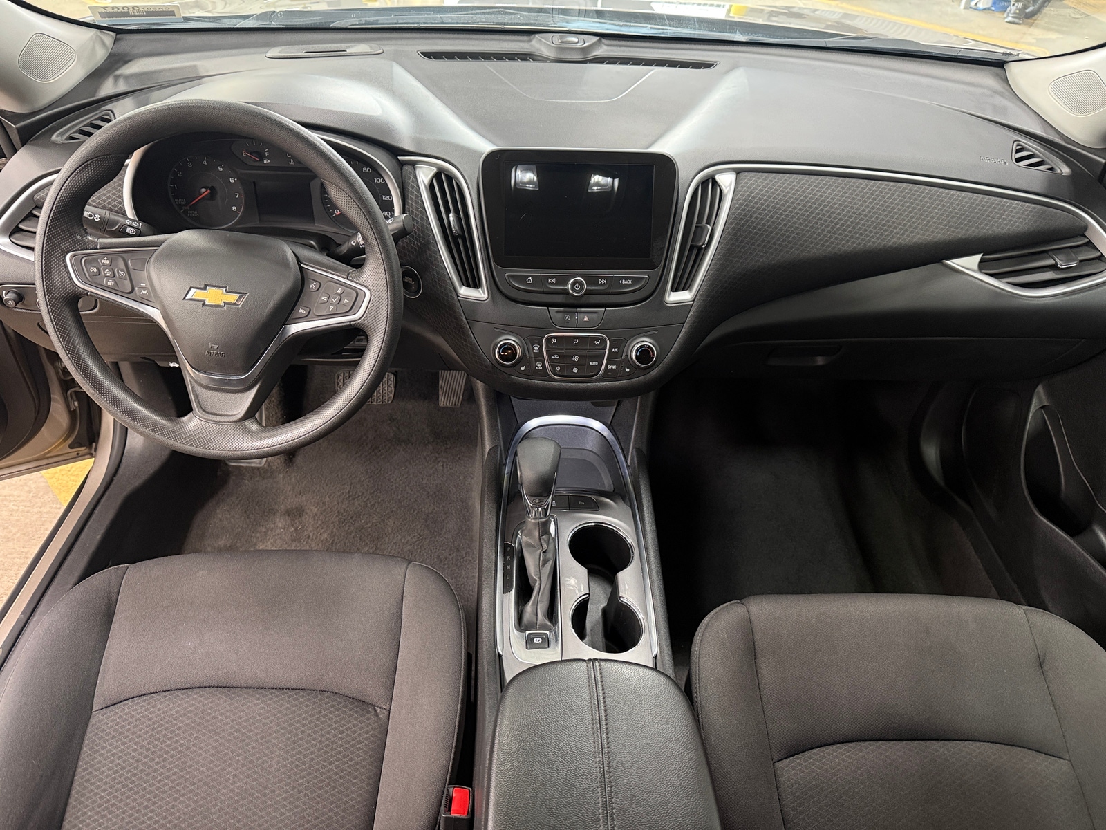 Thumbnail: 2024 Chevrolet Malibu - 3