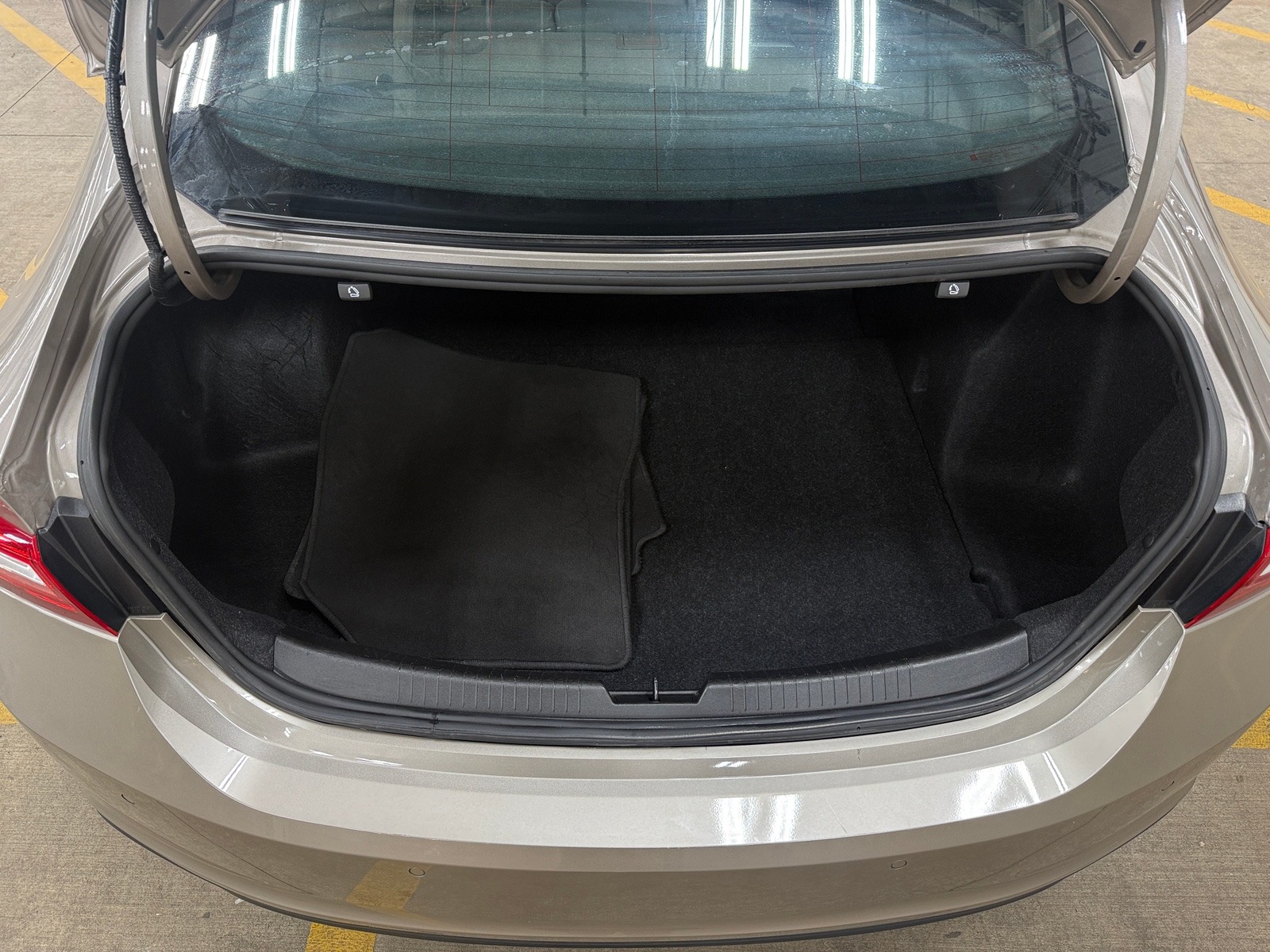 Thumbnail: 2024 Chevrolet Malibu - 7