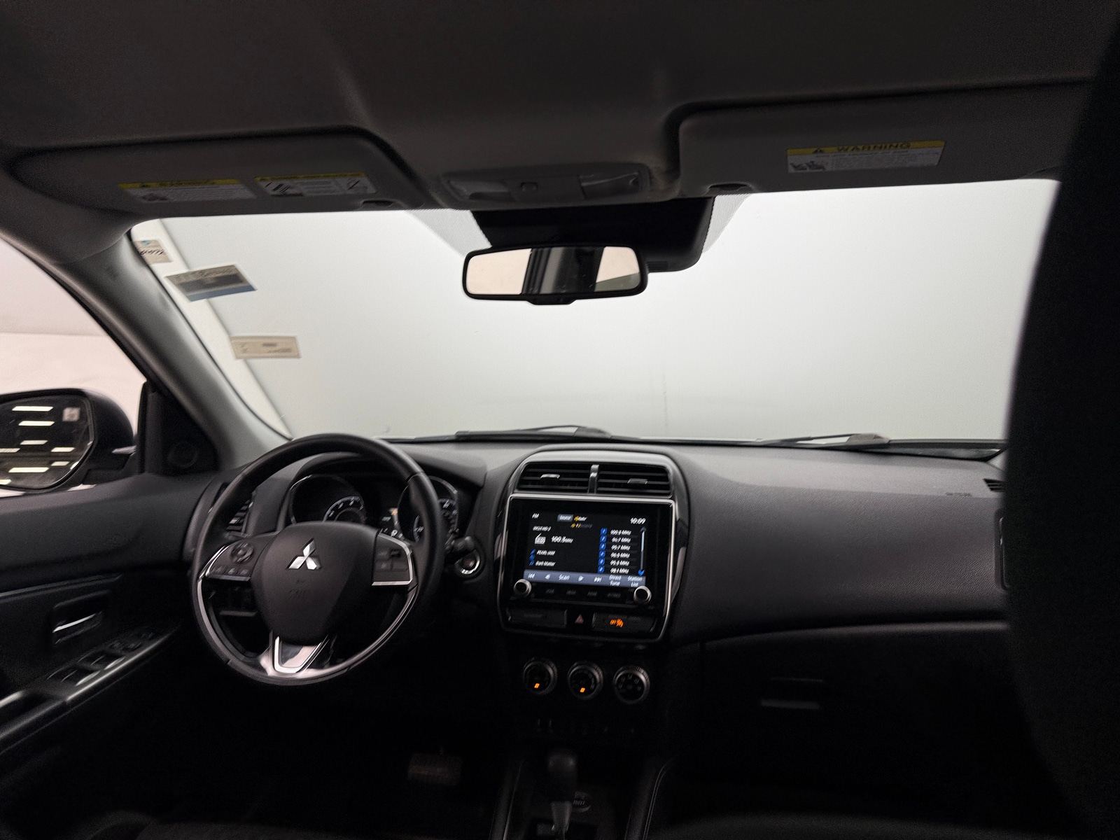 Thumbnail: 2020 Mitsubishi Outlander Sport - 3