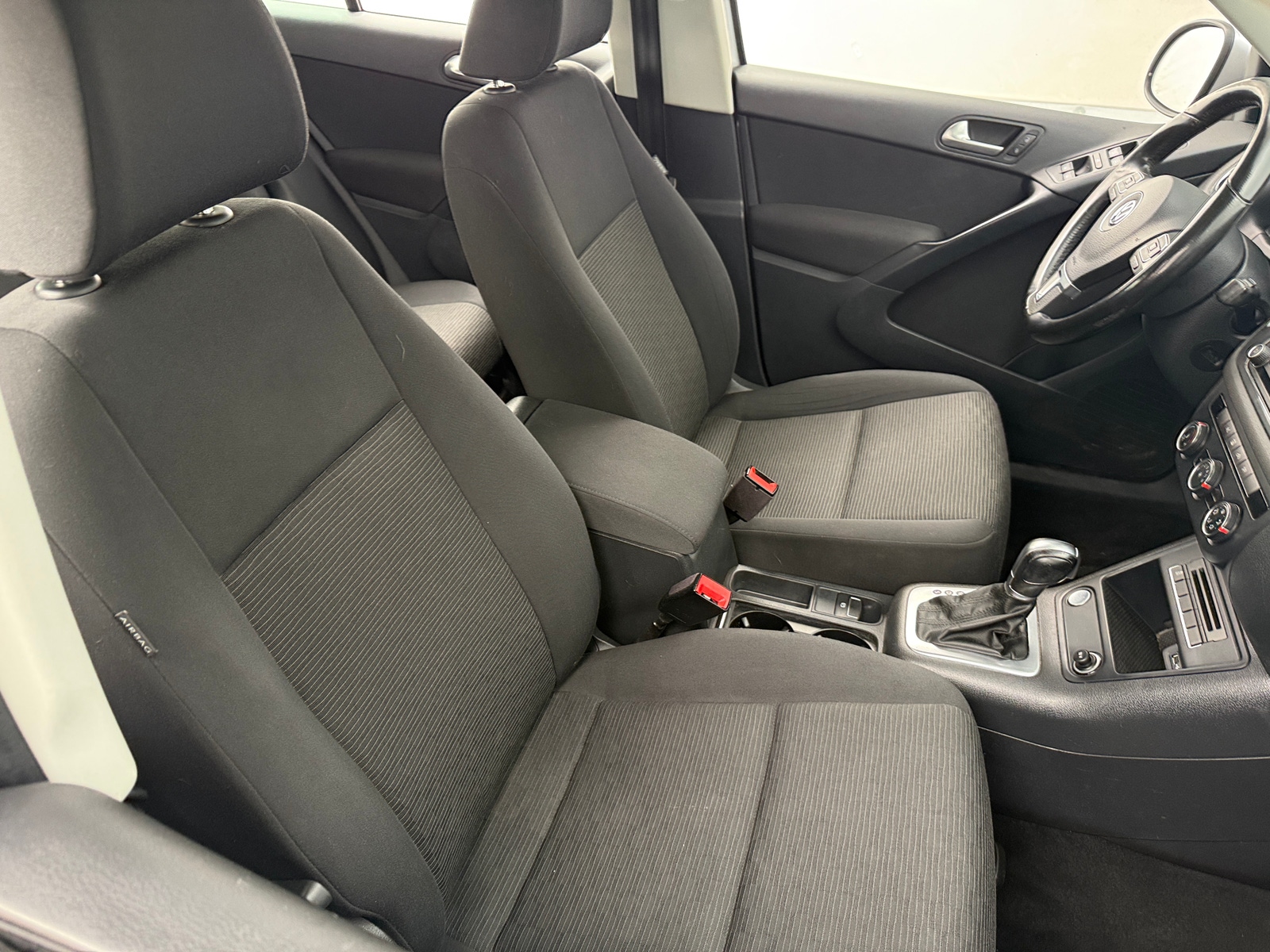 Thumbnail: 2018 Volkswagen Tiguan - 2