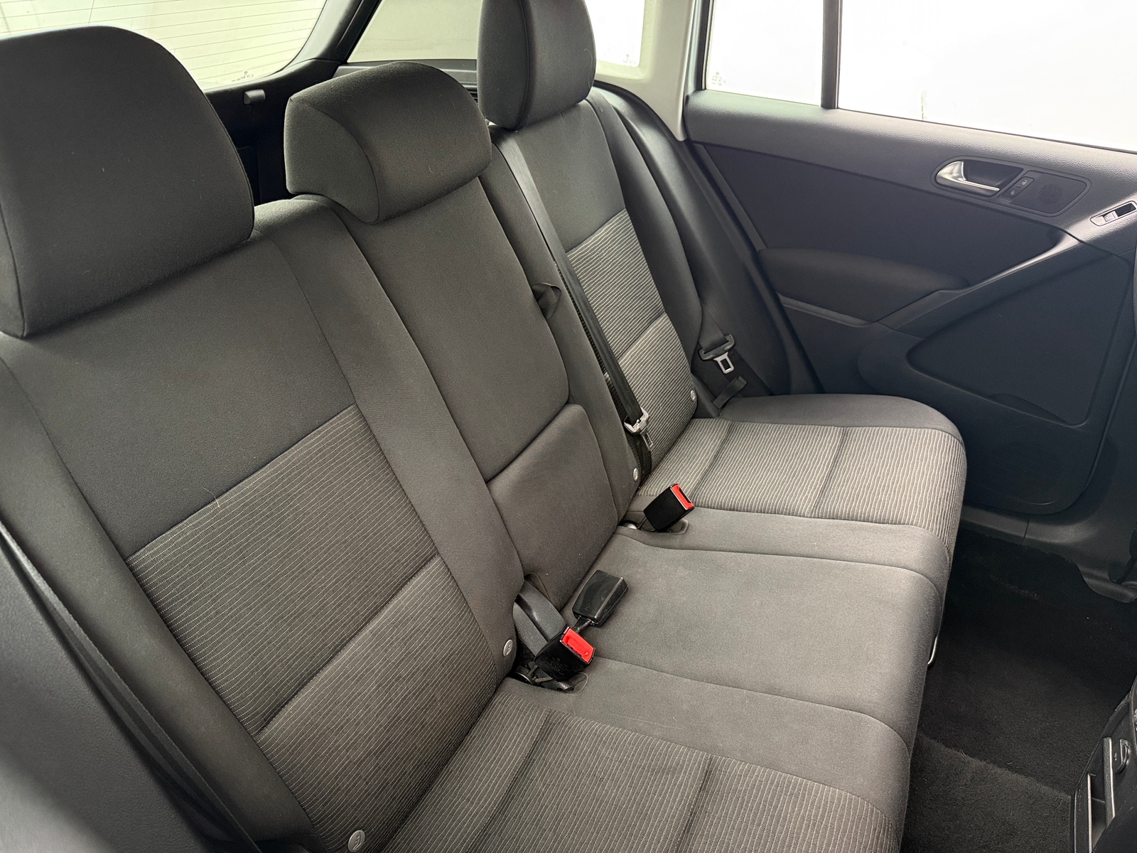 Thumbnail: 2018 Volkswagen Tiguan - 6